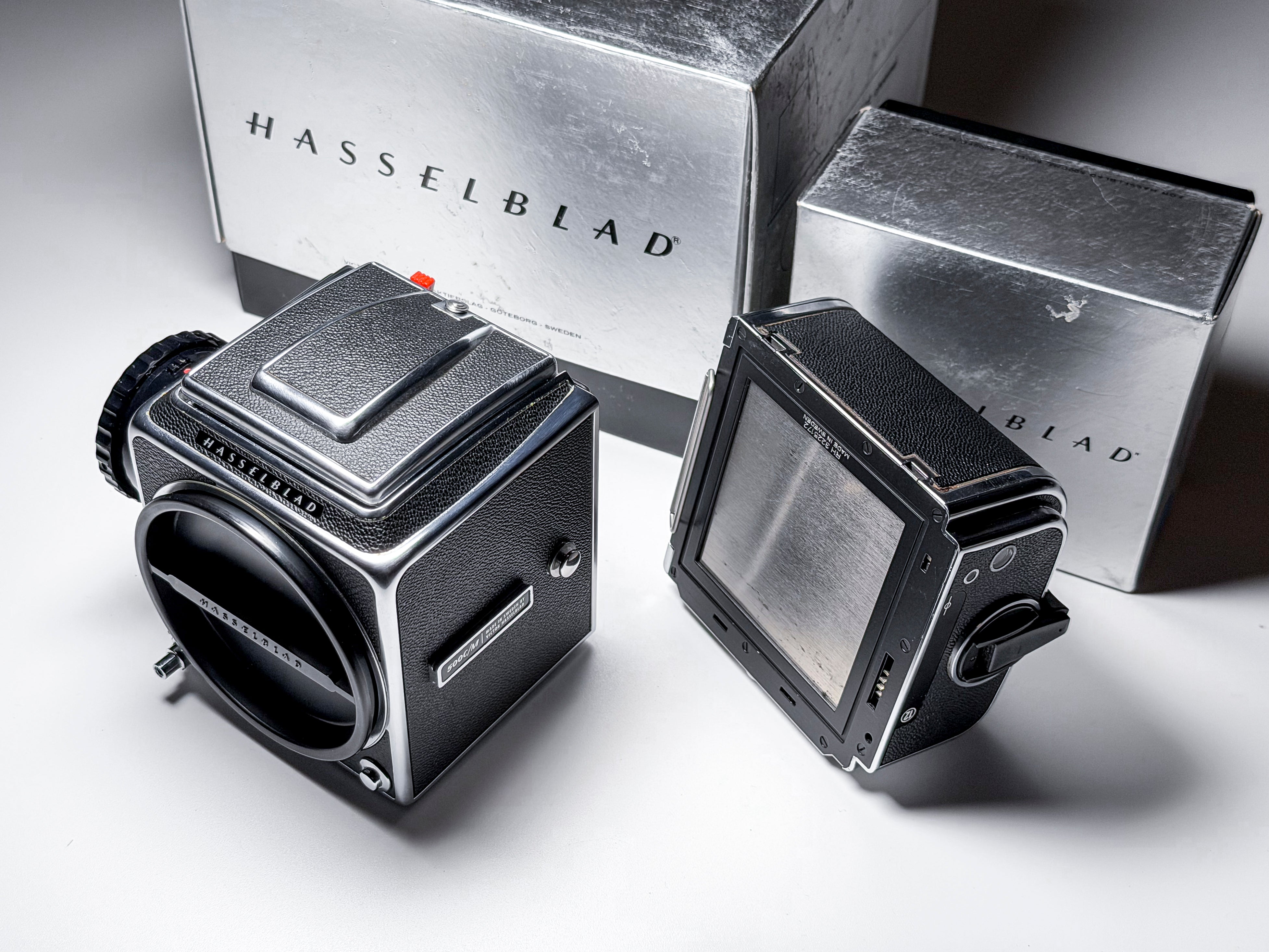 NEAR MINT Hasselblad 500 C/M CM  Medium Format Film Camera + A12, With Box, CLAd