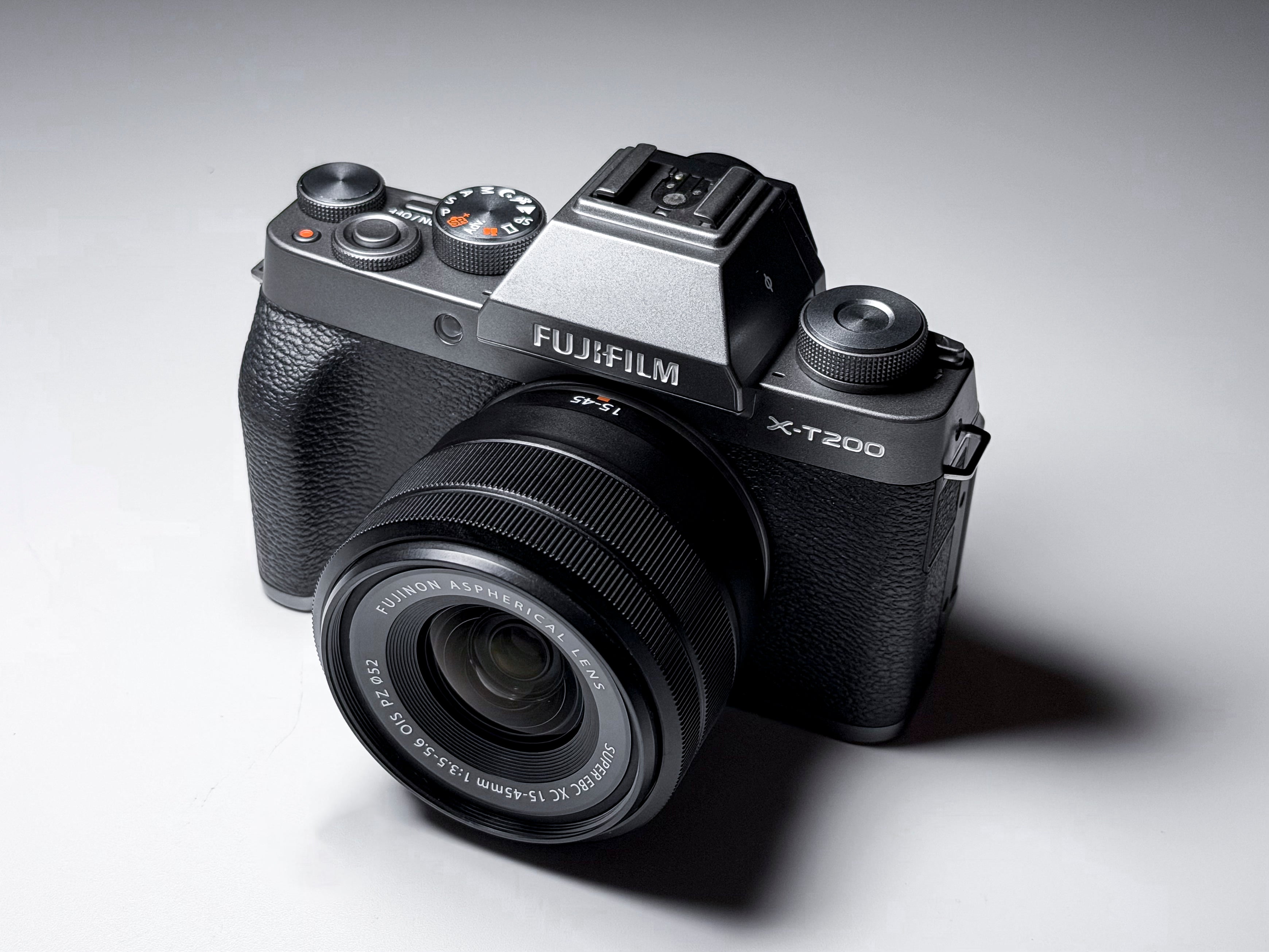 Fujifilm X-T200 + 15-45mm Kit Lens Mirrorless 4K - 1 Year Warranty, Excellent