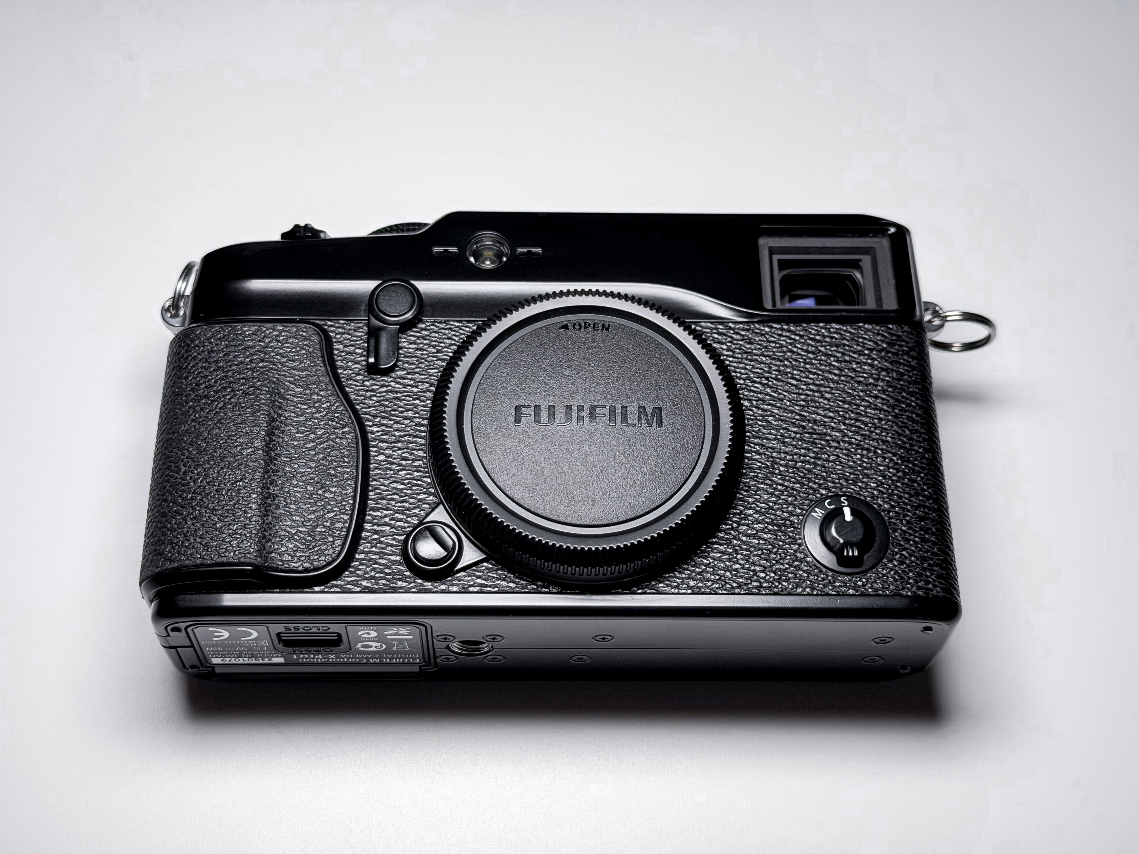 Fujifilm X-Pro1 NEAR MINT Mirrorless APS-C Fuji X-Pro 1 - One Year Warranty
