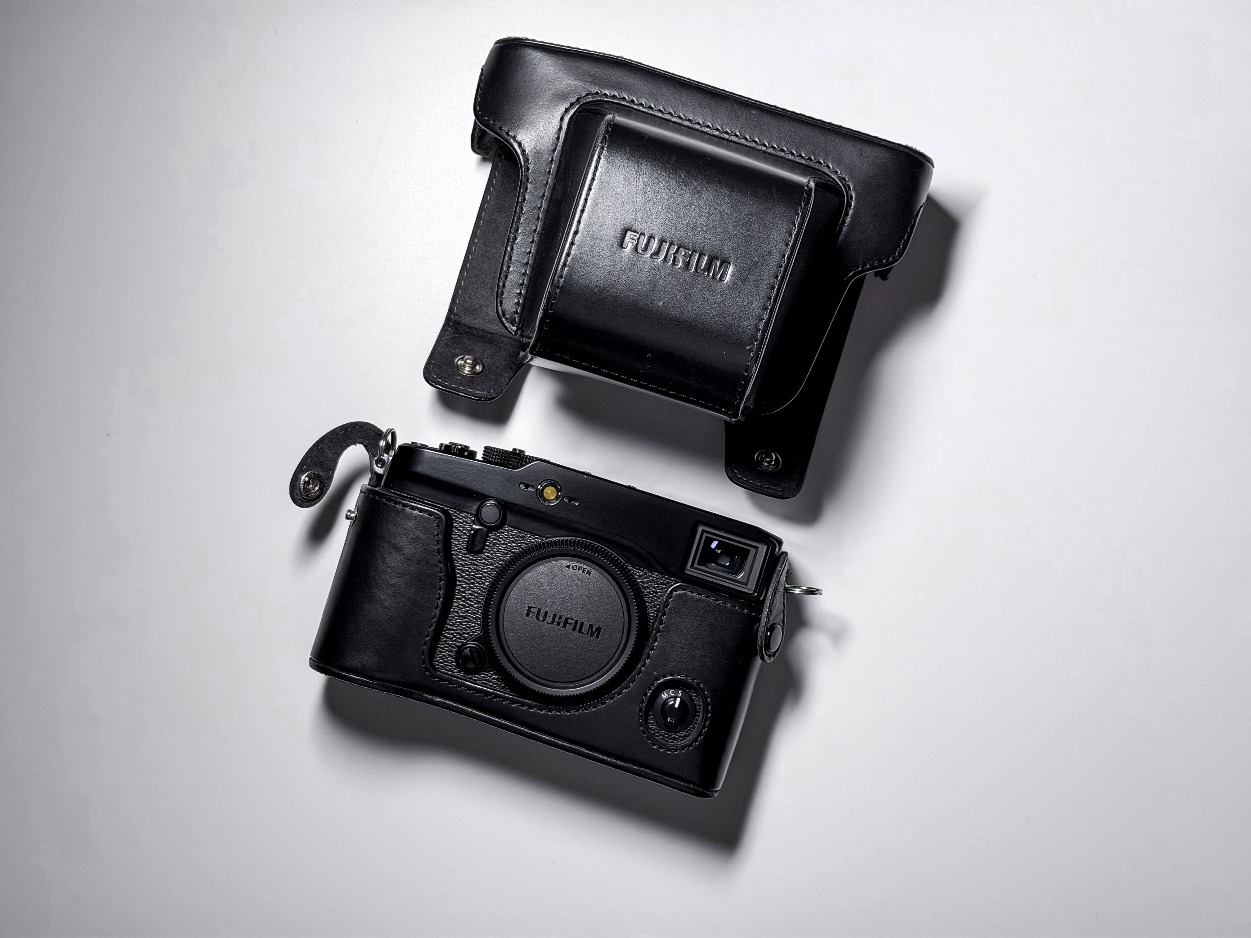 Fujifilm X-Pro1 NEAR MINT Mirrorless APS-C Fuji X-Pro 1 - One Year Warranty