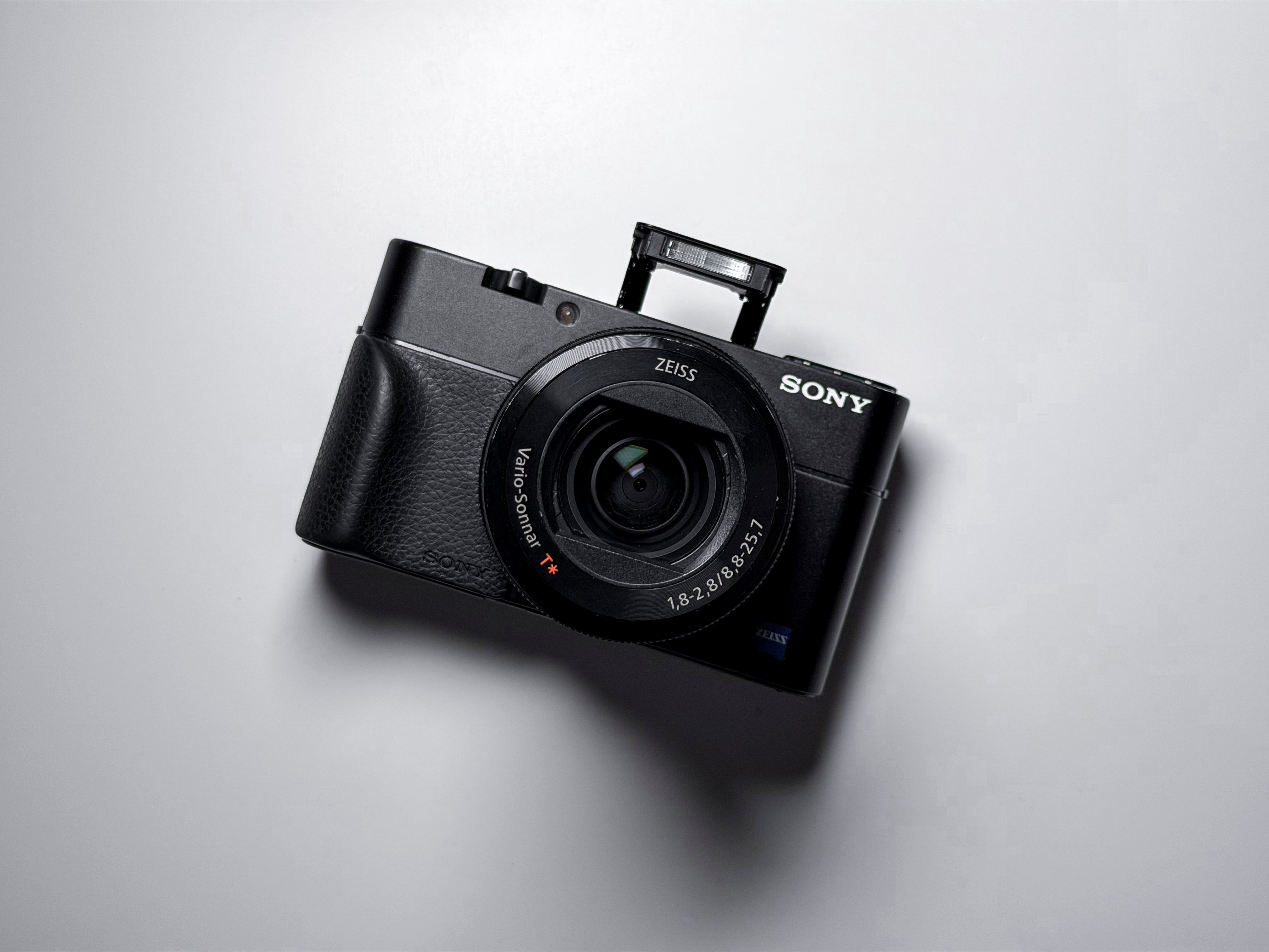 Sony RX100 V M5 Cyber-shot 20.1 Mp - 1 Year Warranty, Read Description