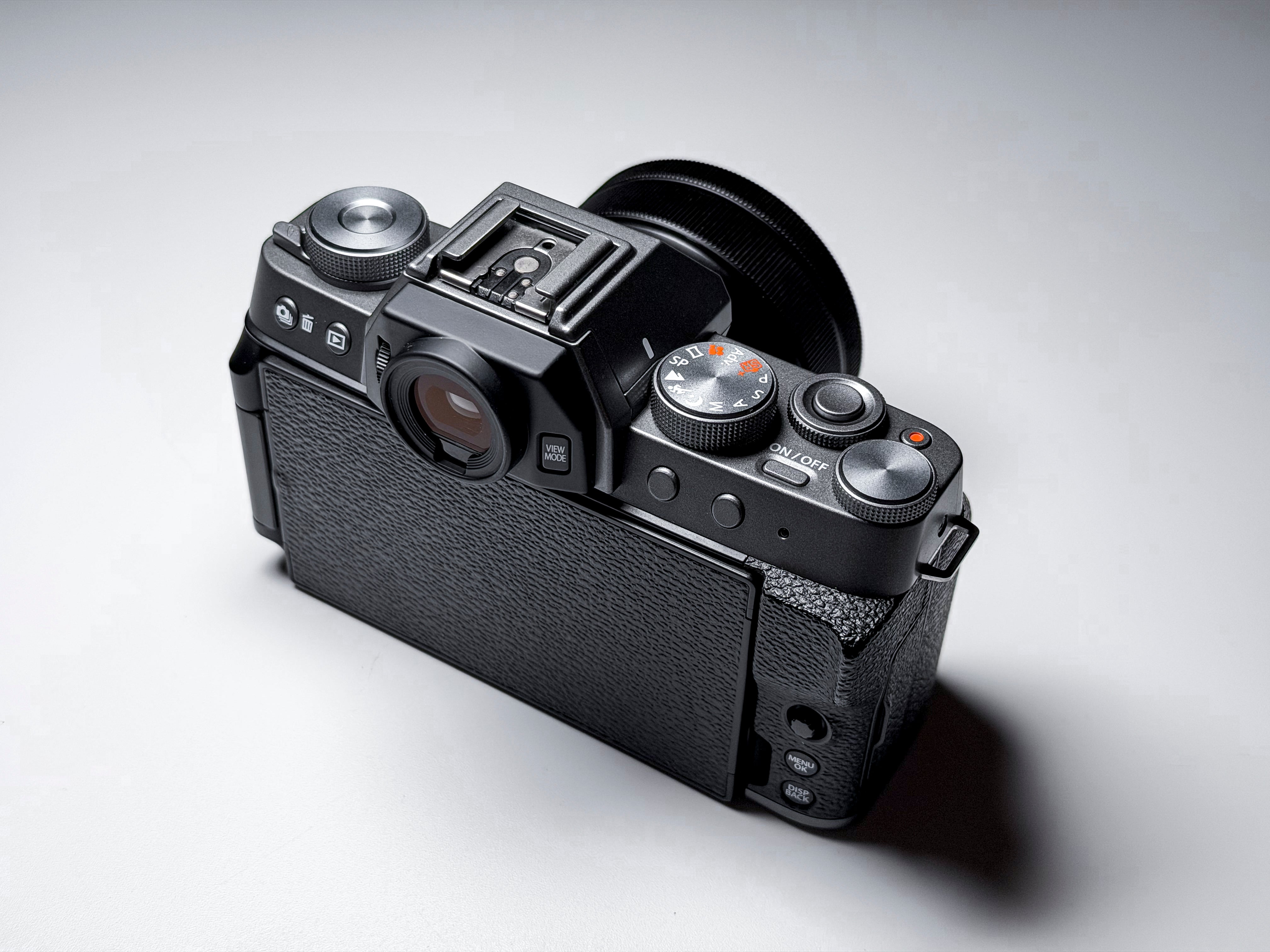 Fujifilm X-T200 + 15-45mm Kit Lens Mirrorless 4K - 1 Year Warranty, Excellent