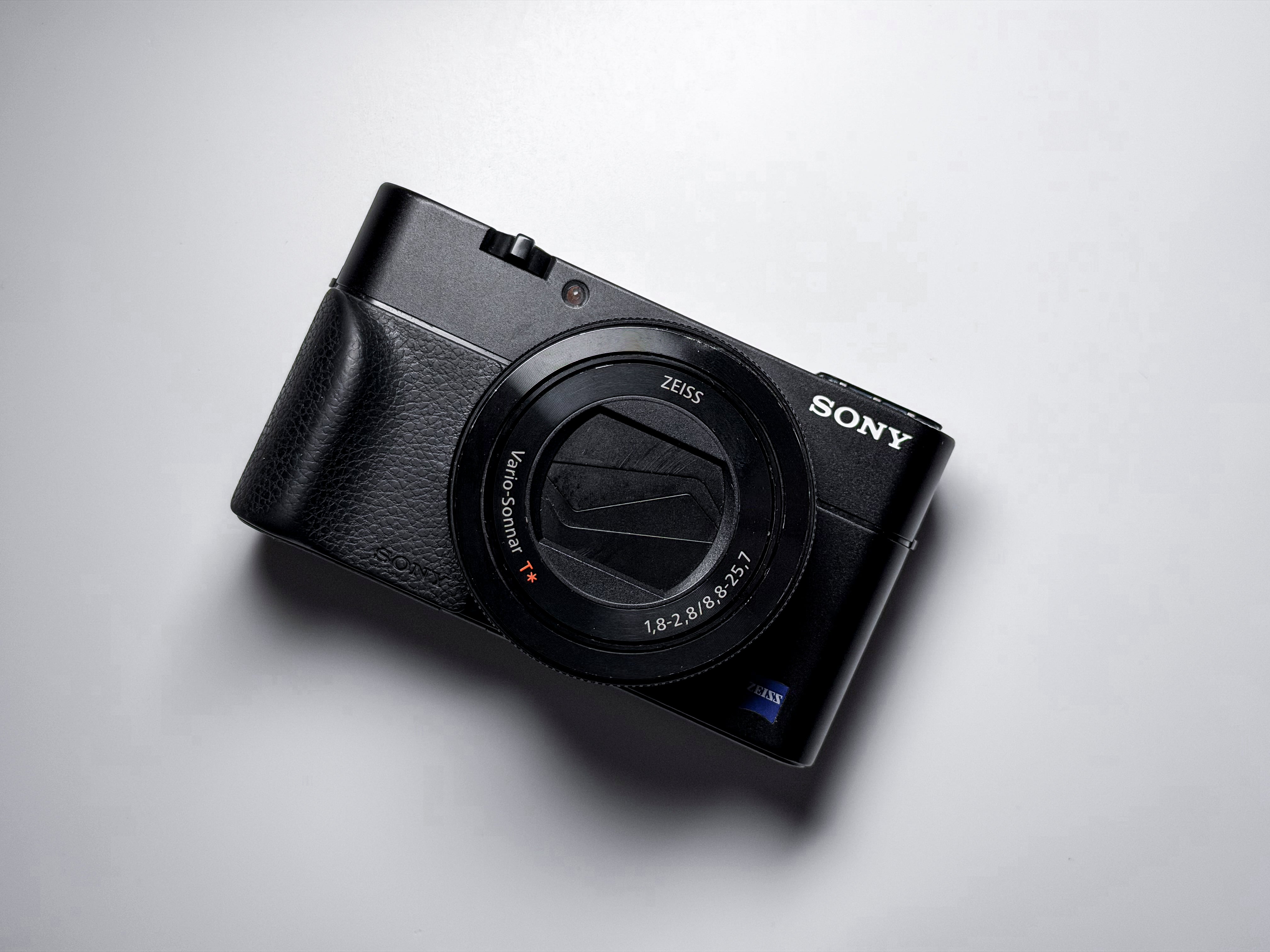 Sony RX100 V M5 Cyber-shot 20.1 Mp - 1 Year Warranty, Read Description
