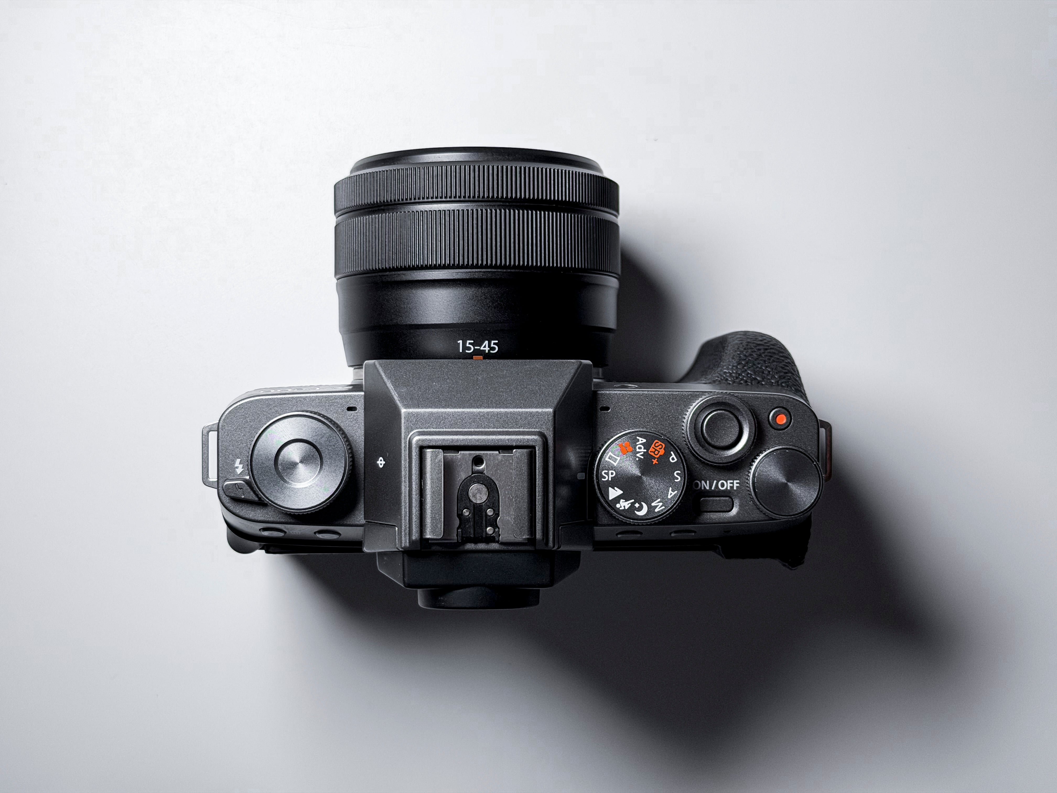 Fujifilm X-T200 + 15-45mm Kit Lens Mirrorless 4K - 1 Year Warranty, Excellent