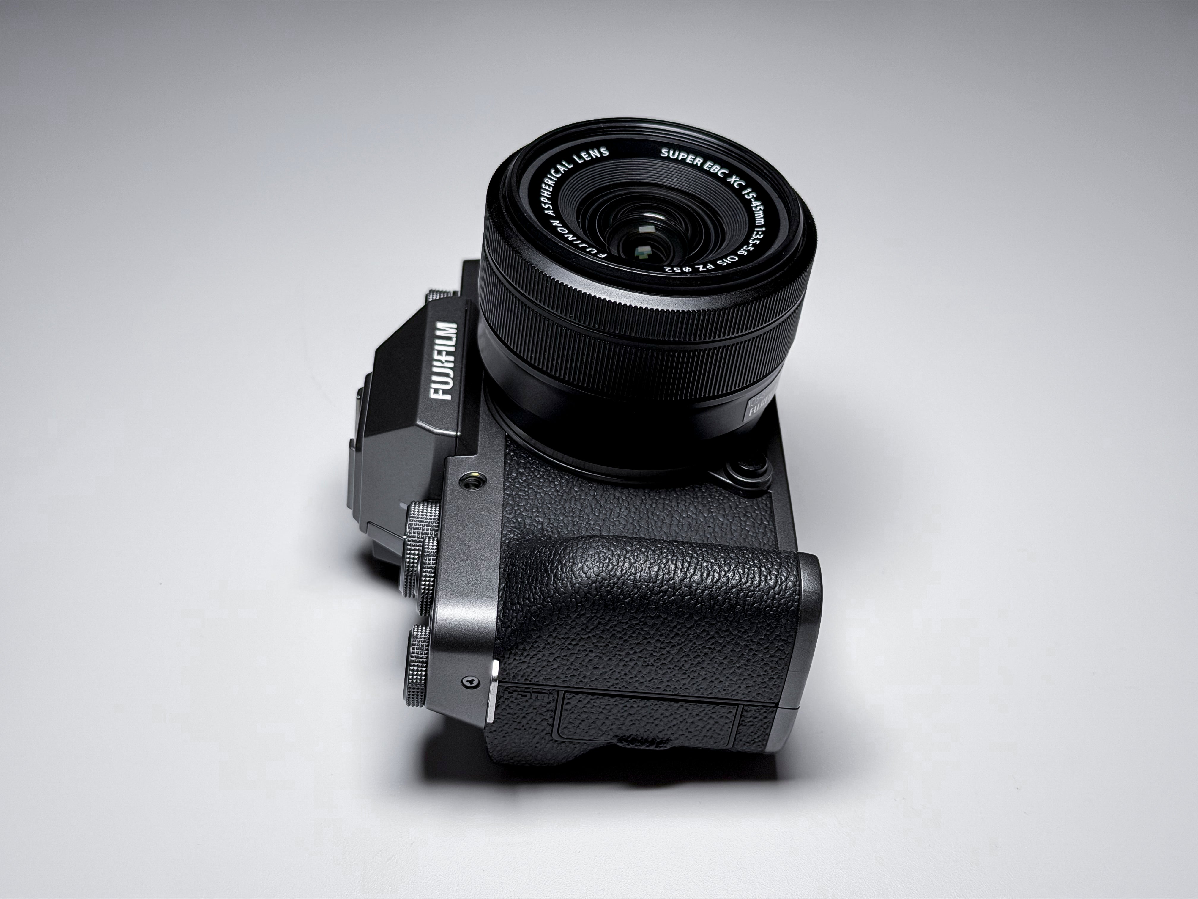 Fujifilm X-T200 + 15-45mm Kit Lens Mirrorless 4K - 1 Year Warranty, Excellent