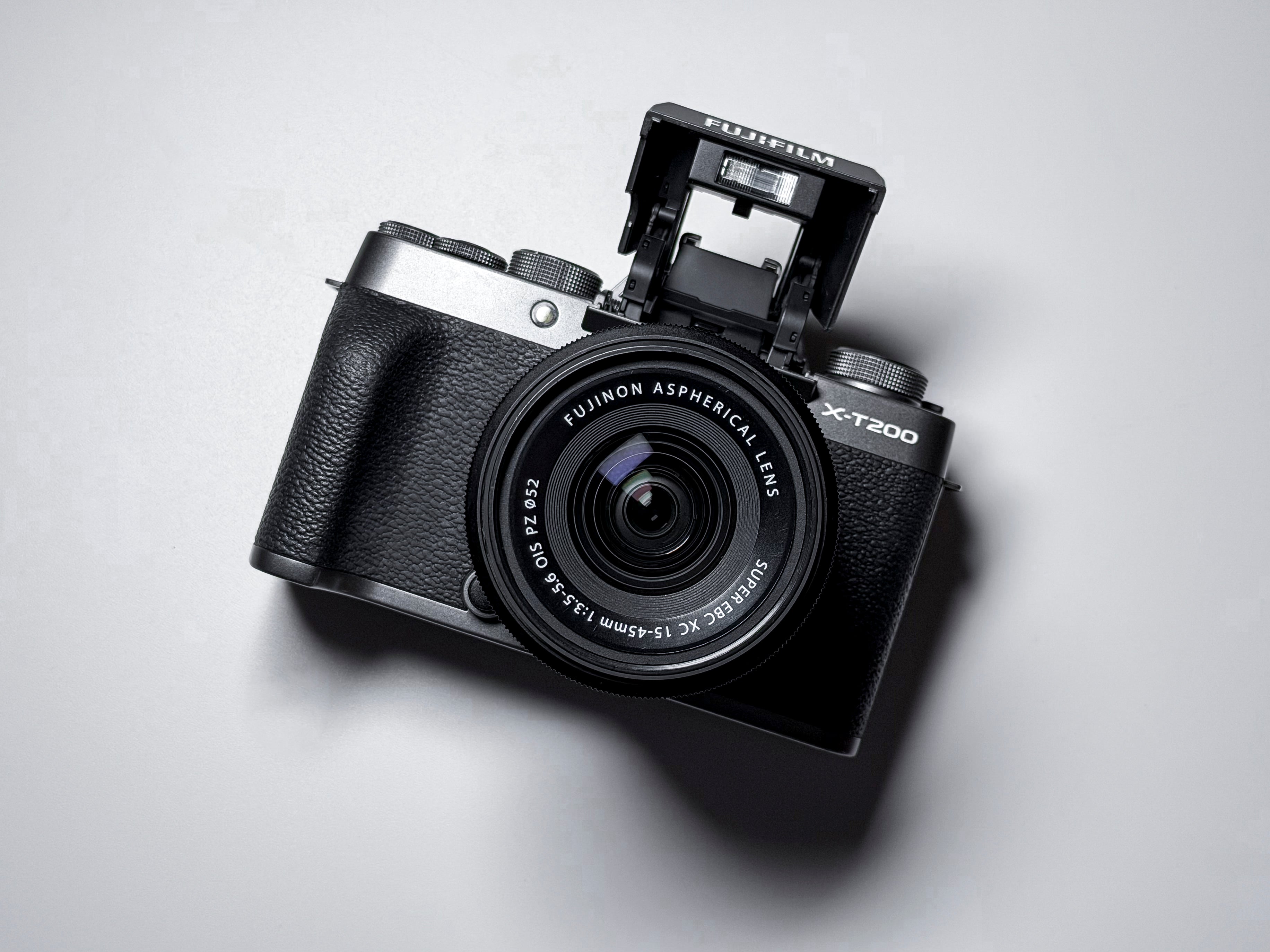 Fujifilm X-T200 + 15-45mm Kit Lens Mirrorless 4K - 1 Year Warranty, Excellent