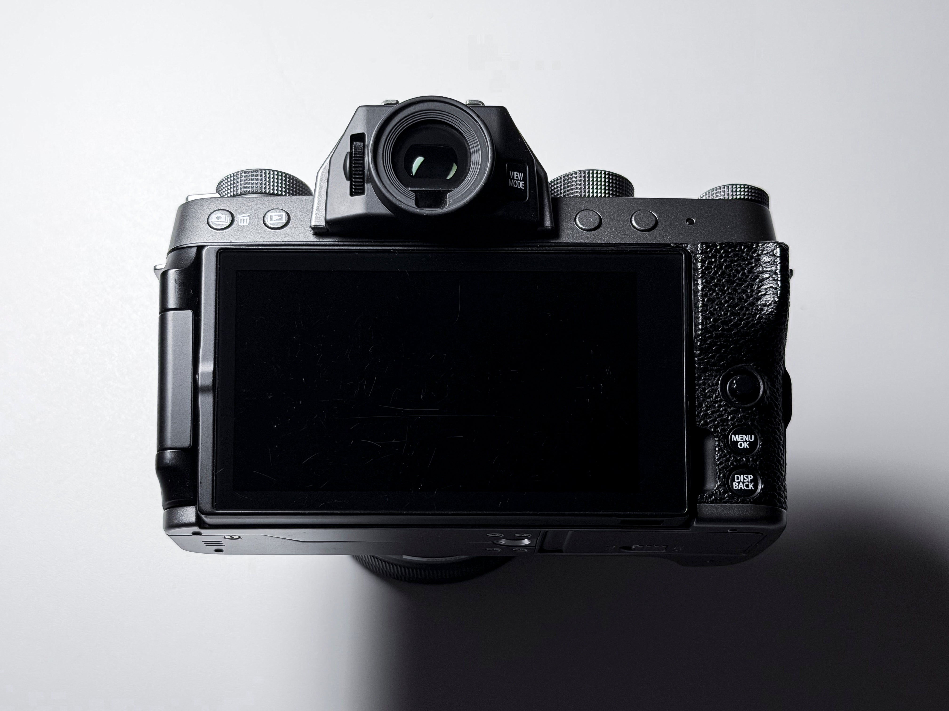 Fujifilm X-T200 + 15-45mm Kit Lens Mirrorless 4K - 1 Year Warranty, Excellent