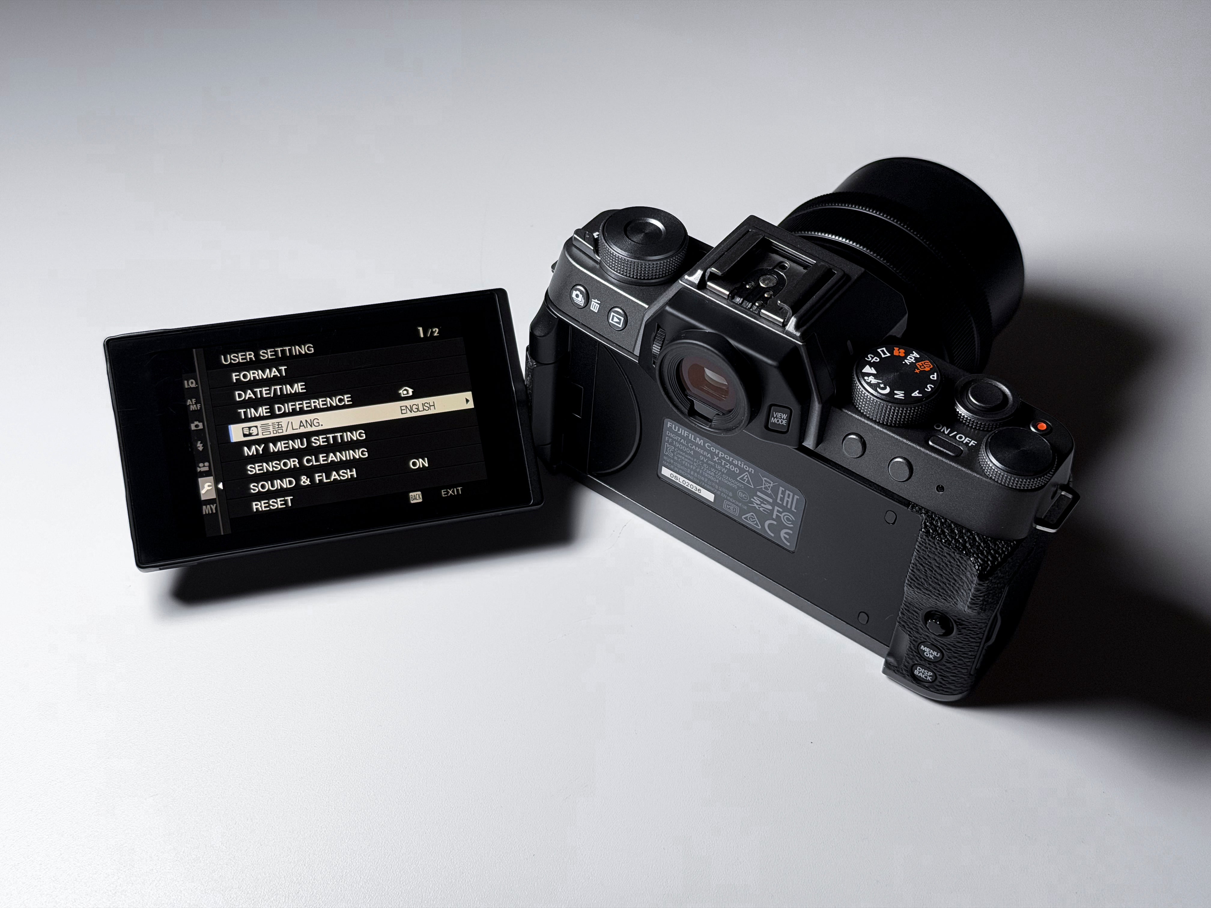 Fujifilm X-T200 + 15-45mm Kit Lens Mirrorless 4K - 1 Year Warranty, Excellent