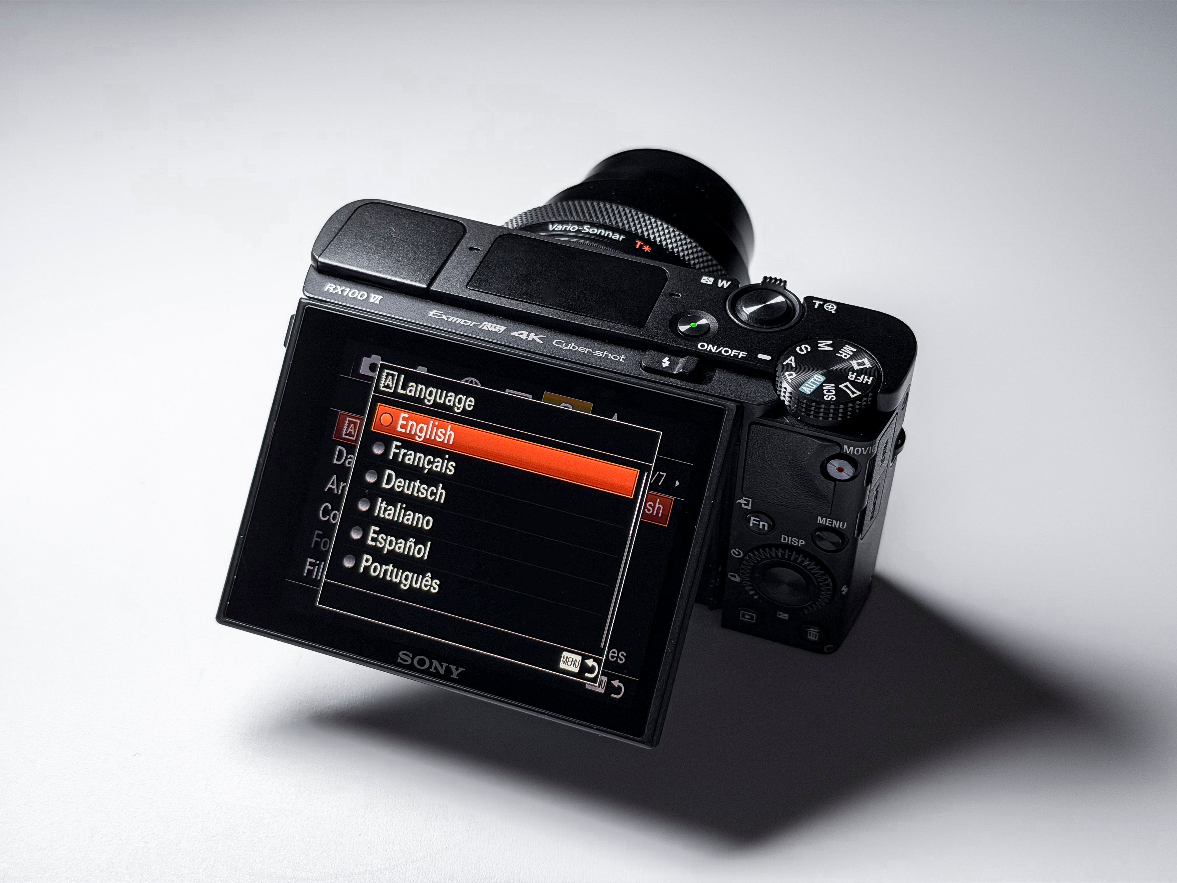 Sony RX100 VI M6 Cyber-shot Digital Camera - 1 Year Warranty, Excellent