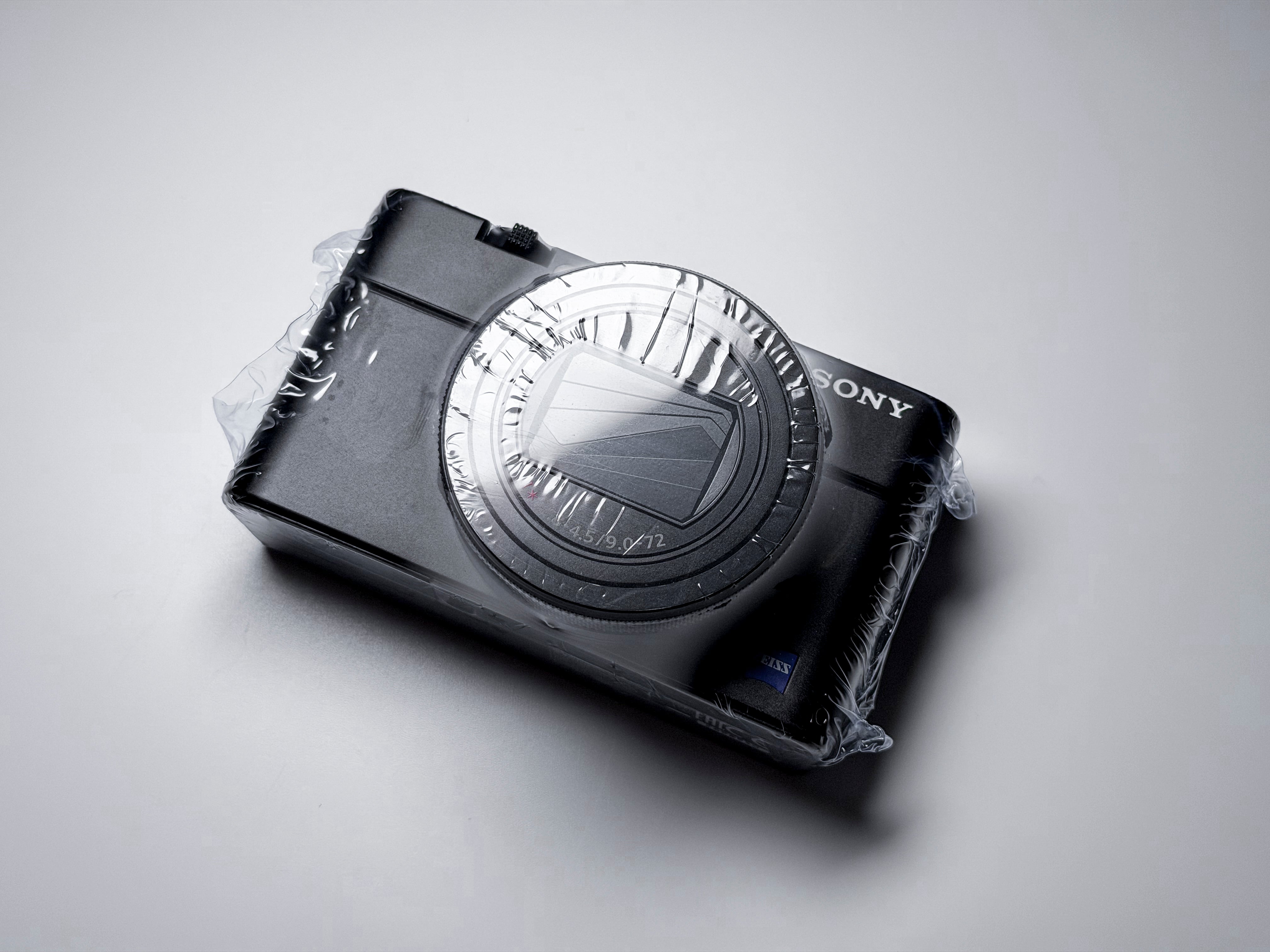 Sony RX100 VI M6 Cyber-shot Digital Camera - 1 Year Warranty, Excellent