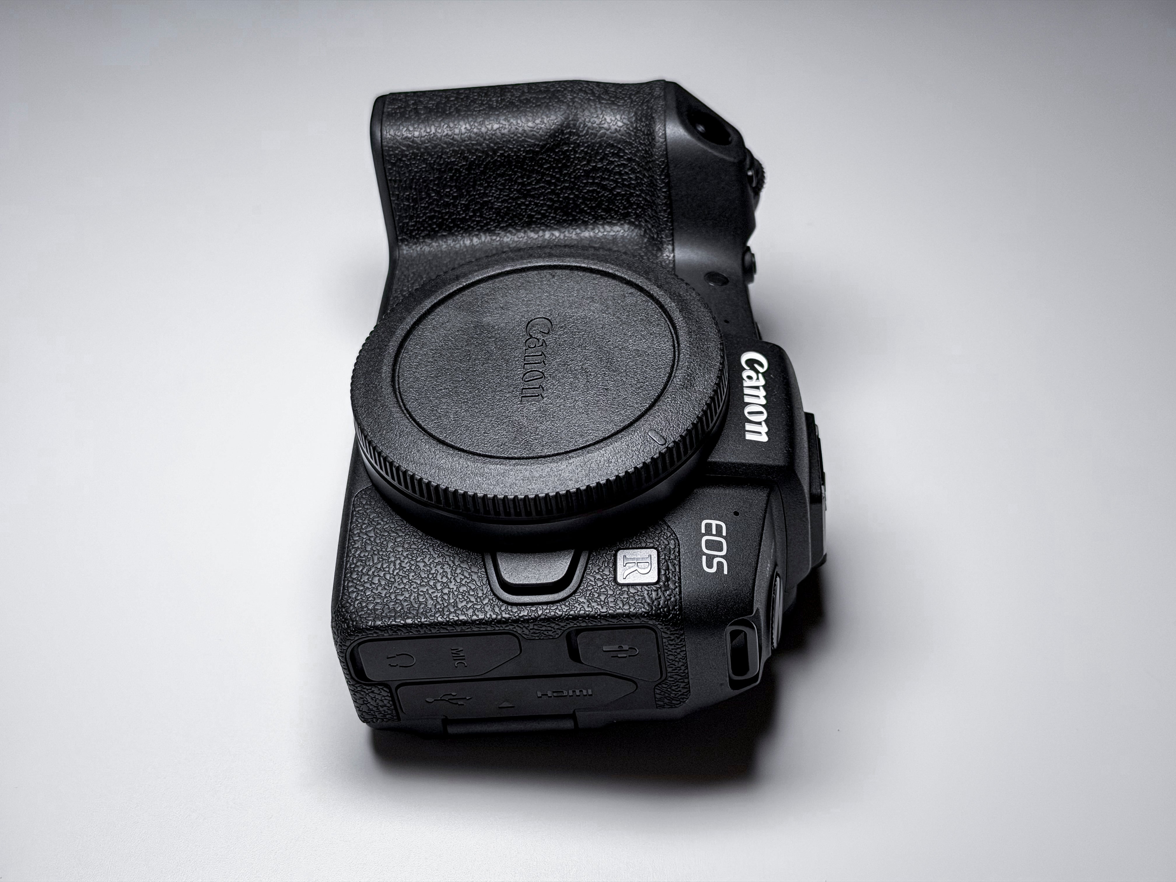 Canon EOS RP + RF 24-105mm STM Full Frame - Mint, never used, 1 Year Warranty