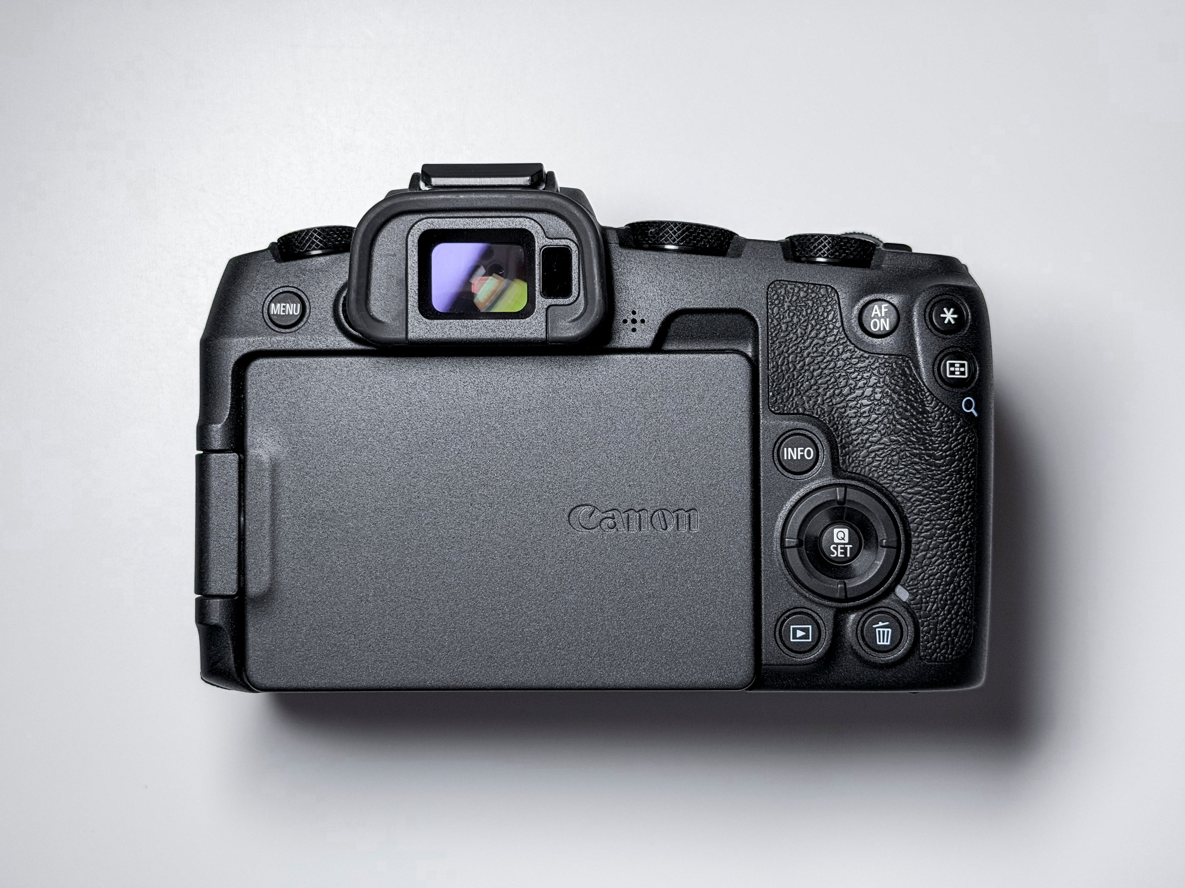 Canon EOS RP + RF 24-105mm STM Full Frame - Mint, never used, 1 Year Warranty