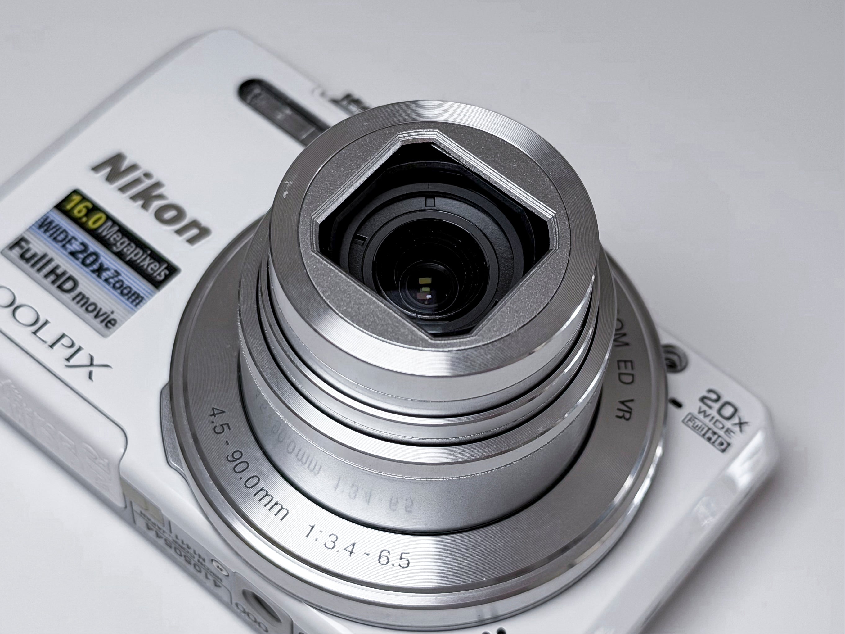 Nikon Coolpix S7000 20x Zoom Compact Camera - 1 Year Warranty Excellent