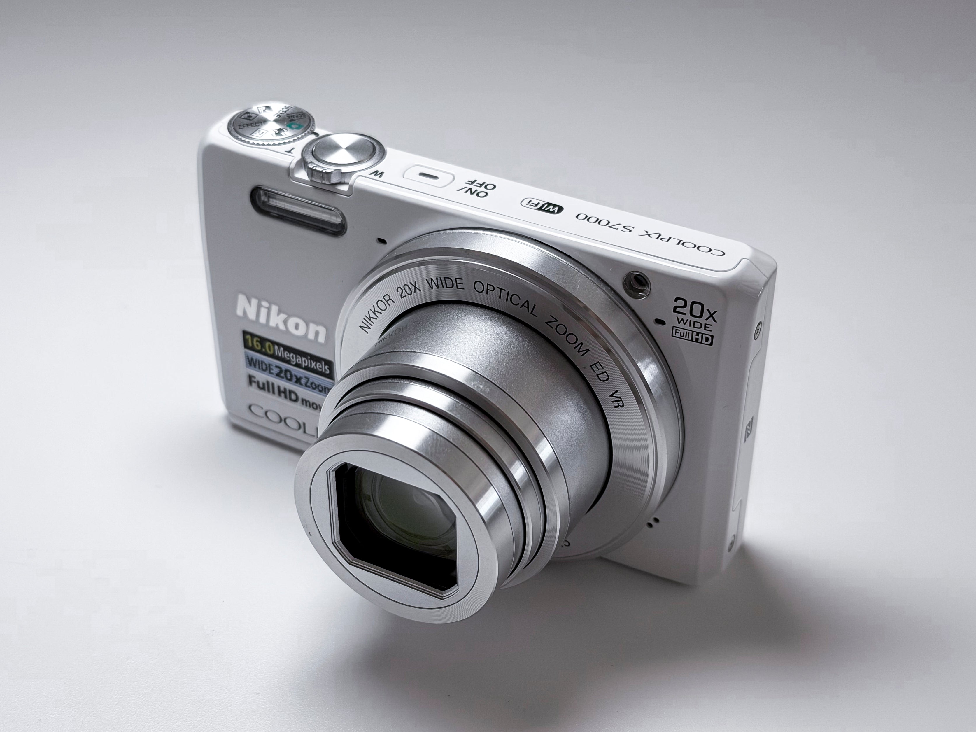 Nikon Coolpix S7000 20x Zoom Compact Camera - 1 Year Warranty Excellent