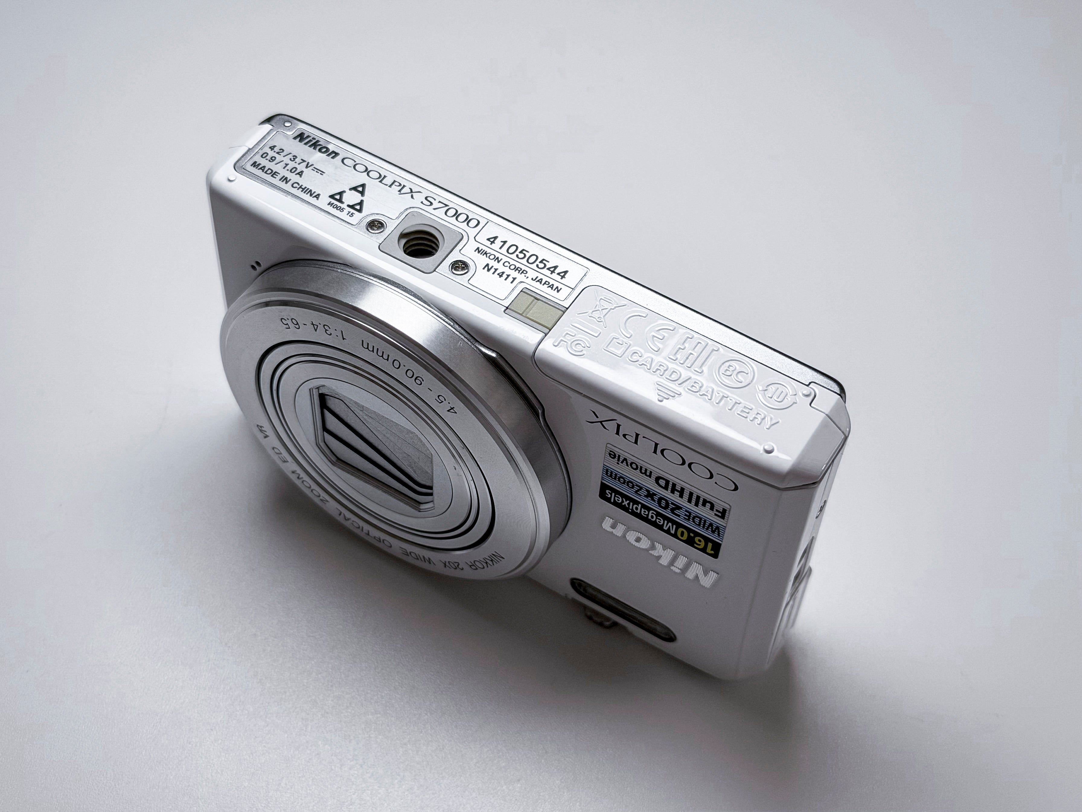 Nikon Coolpix S7000 20x Zoom Compact Camera - 1 Year Warranty Excellent