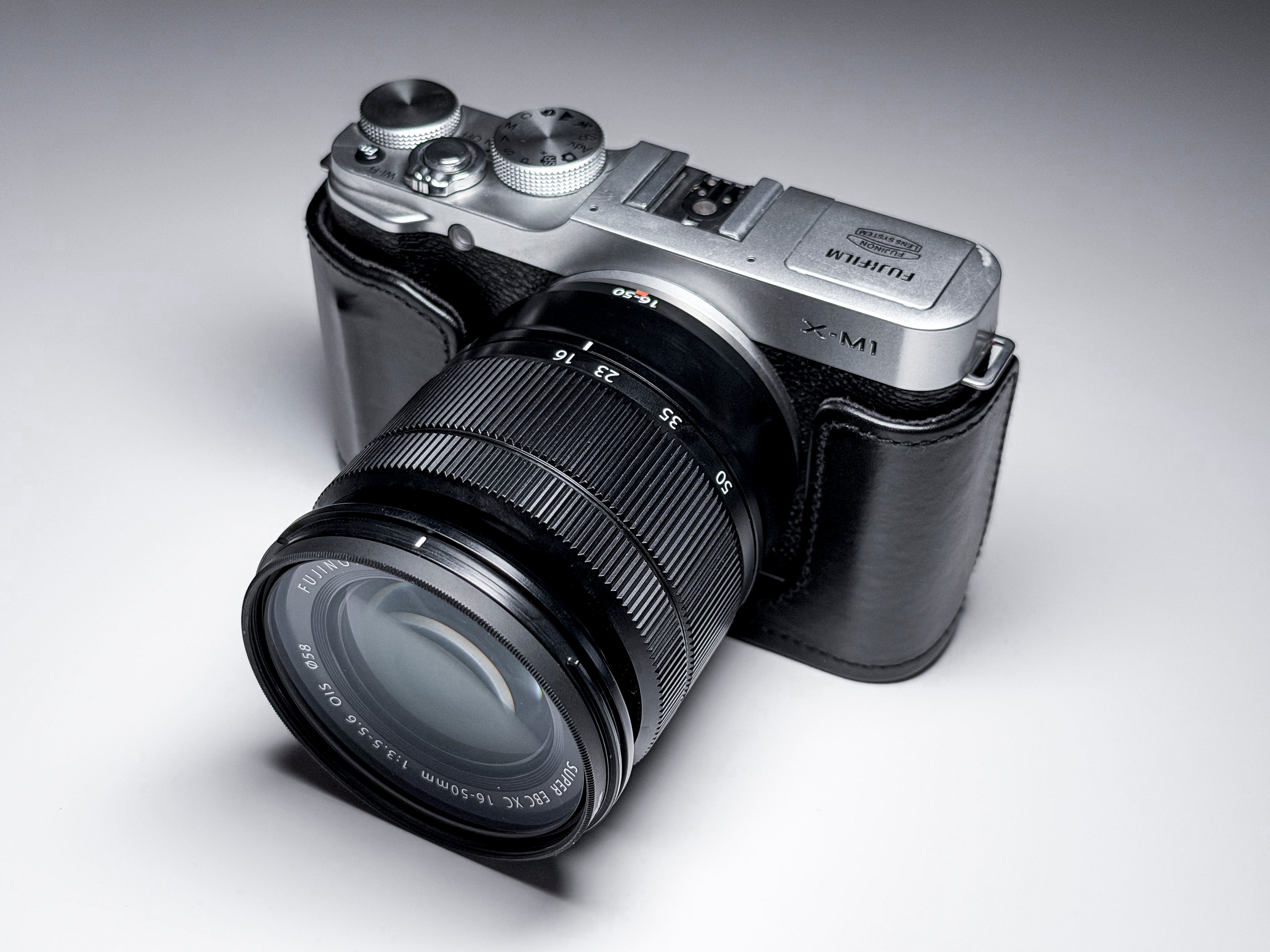 Fujifilm X-M1 + 16-50mm OIS Mirrorless APS-C Fuji - 1 Year Warranty, Excellent