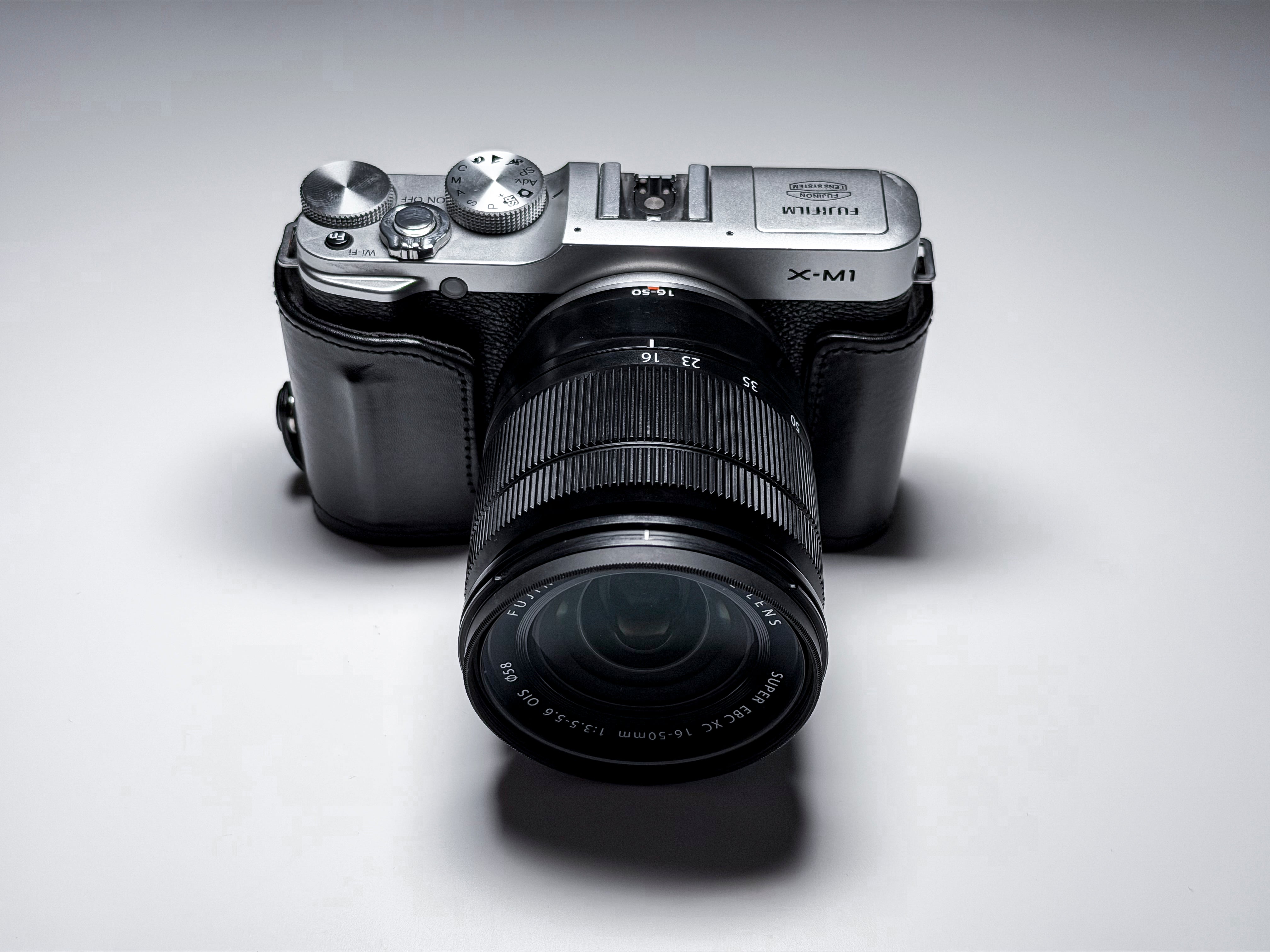 Fujifilm X-M1 + 16-50mm OIS Mirrorless APS-C Fuji - 1 Year Warranty, Excellent