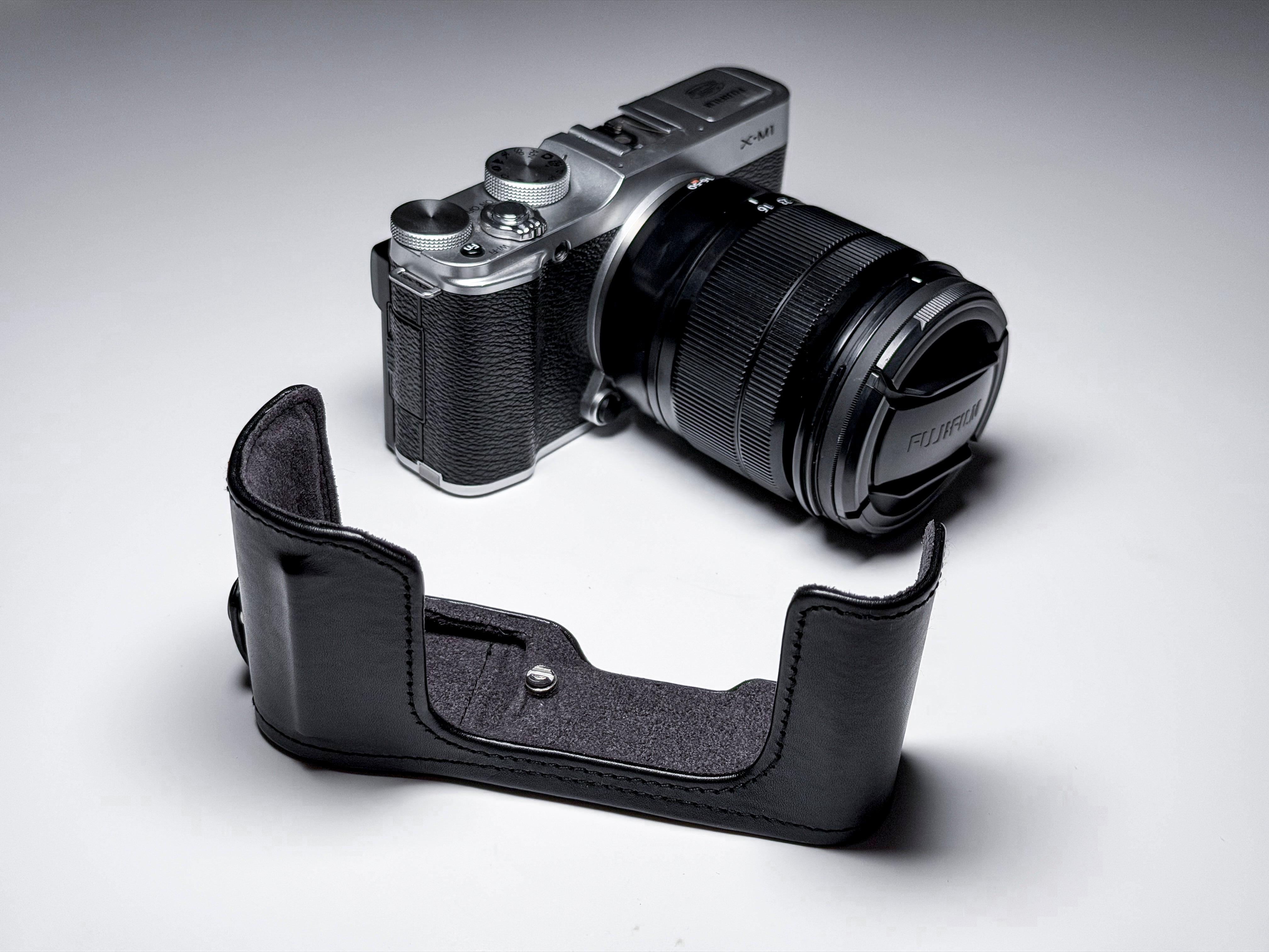 Fujifilm X-M1 + 16-50mm OIS Mirrorless APS-C Fuji - 1 Year Warranty, Excellent