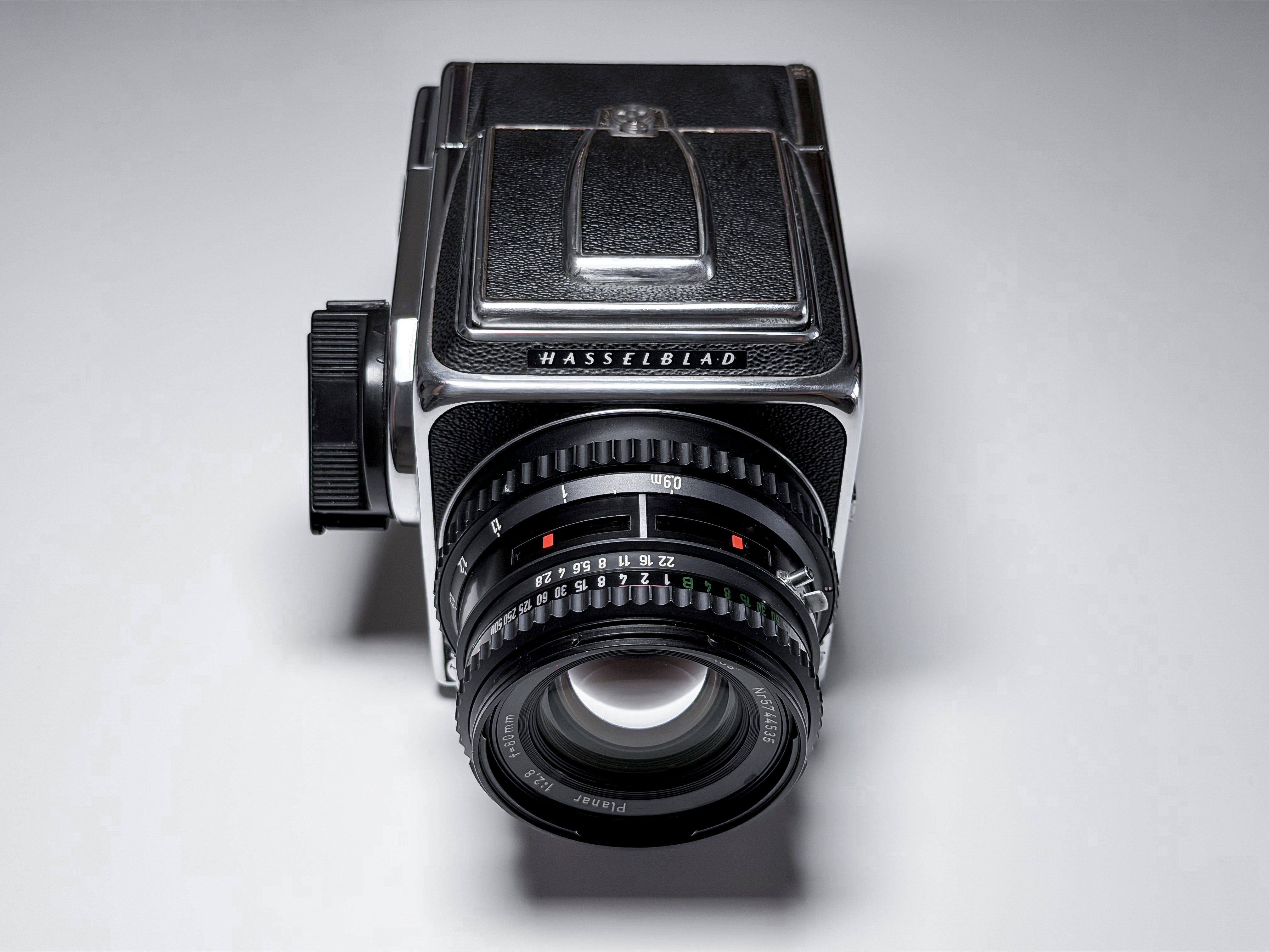 Hasselblad 500 C/M CM + 80mm Zeiss T* Acute Matte 120 Film -  Excellent