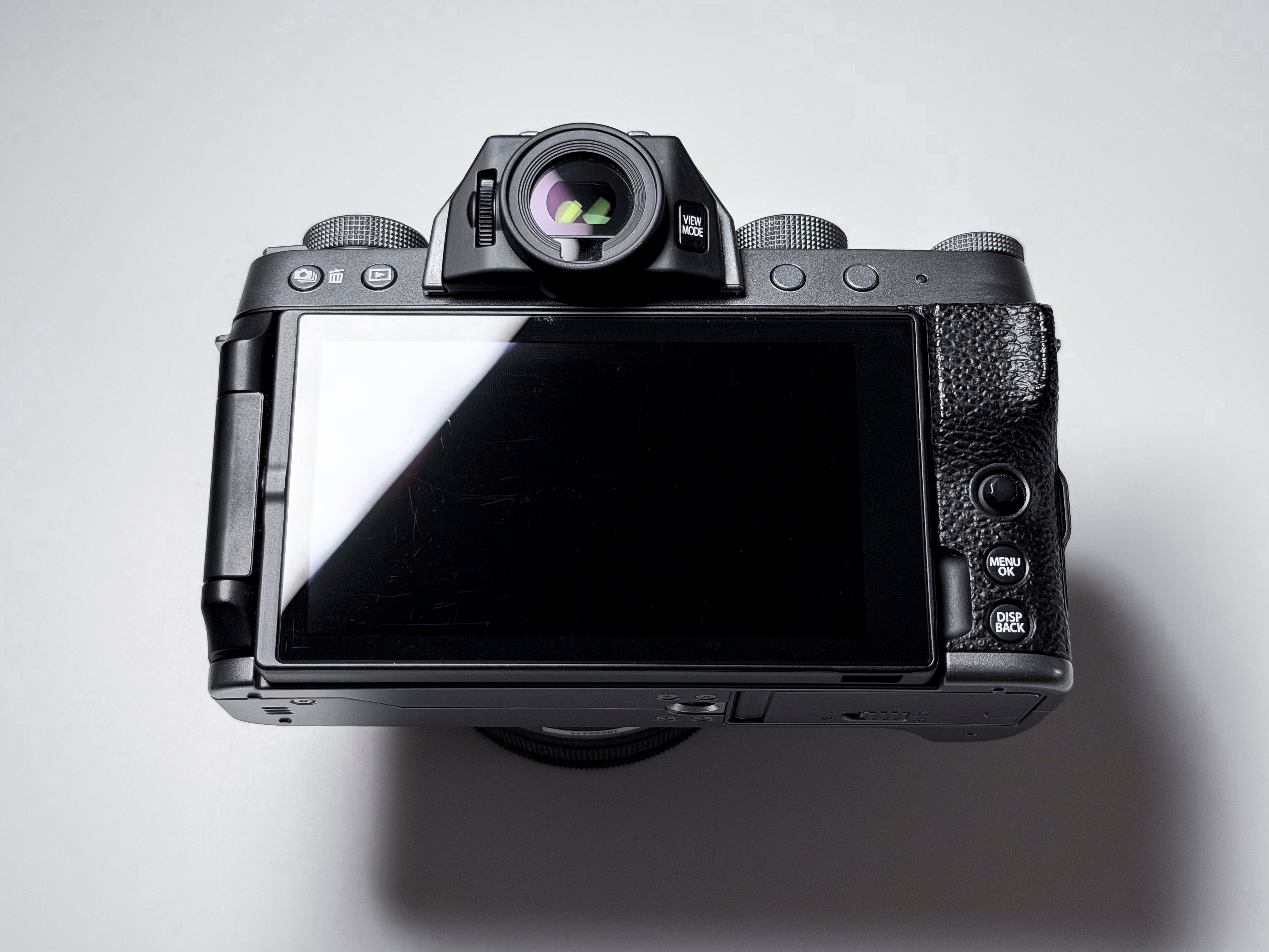 Fujifilm X-T200 + 15-45mm Kit Lens Mirrorless 4K - 1 Year Warranty, Near Mint