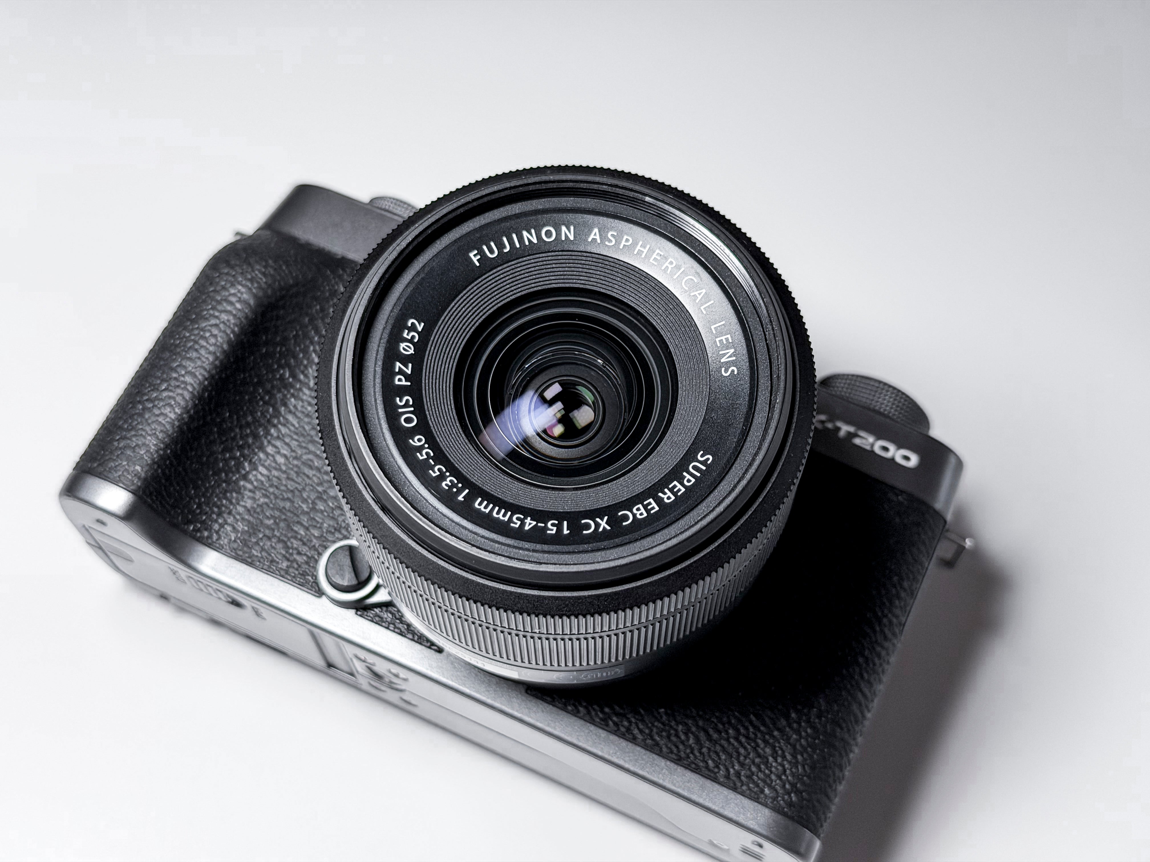 Fujifilm X-T200 + 15-45mm Kit Lens Mirrorless 4K - 1 Year Warranty, Near Mint