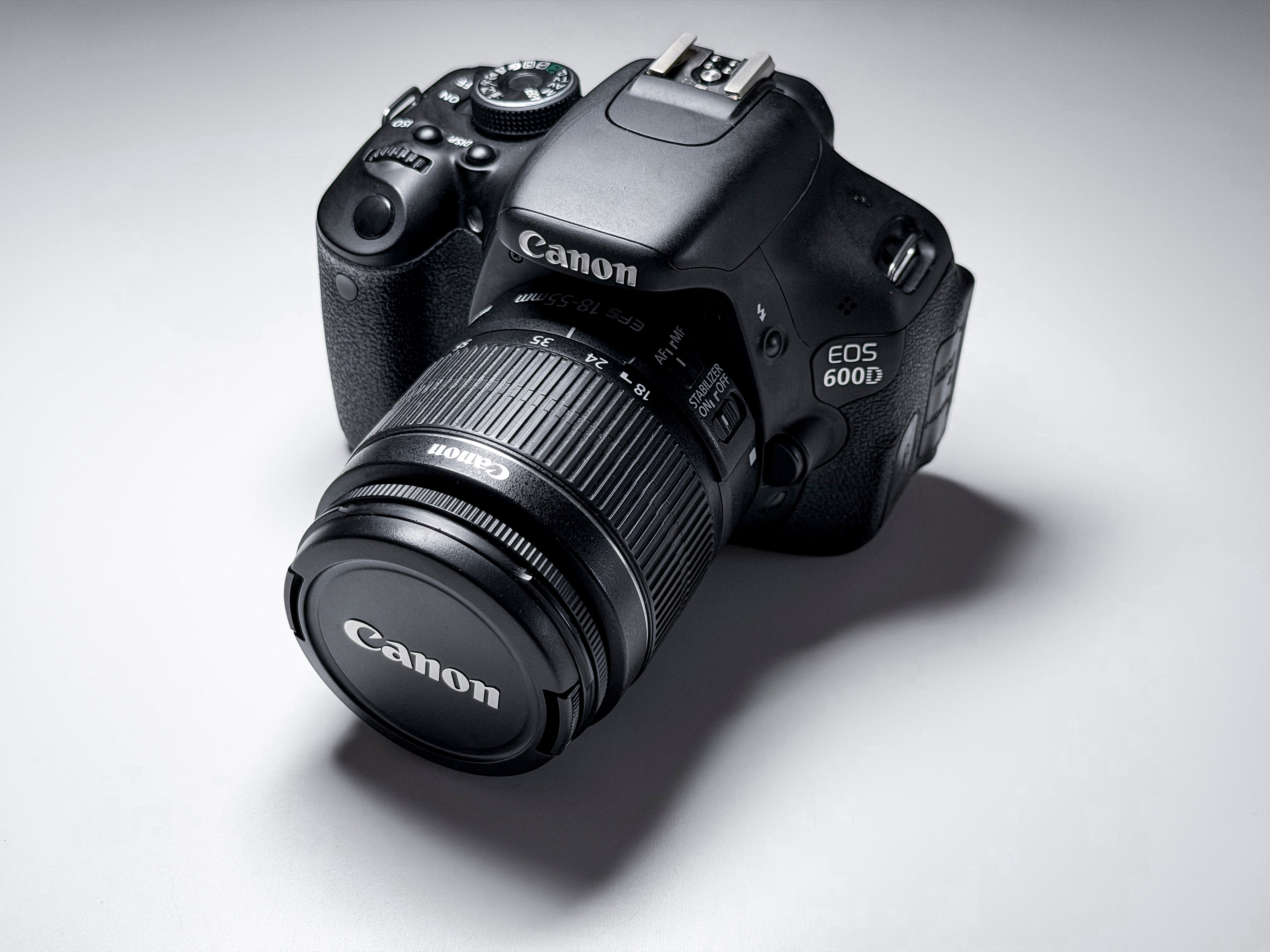 Canon 600D + 18-55mm Reflex DSLR EF Mount - 1 Year Warranty, Excellent