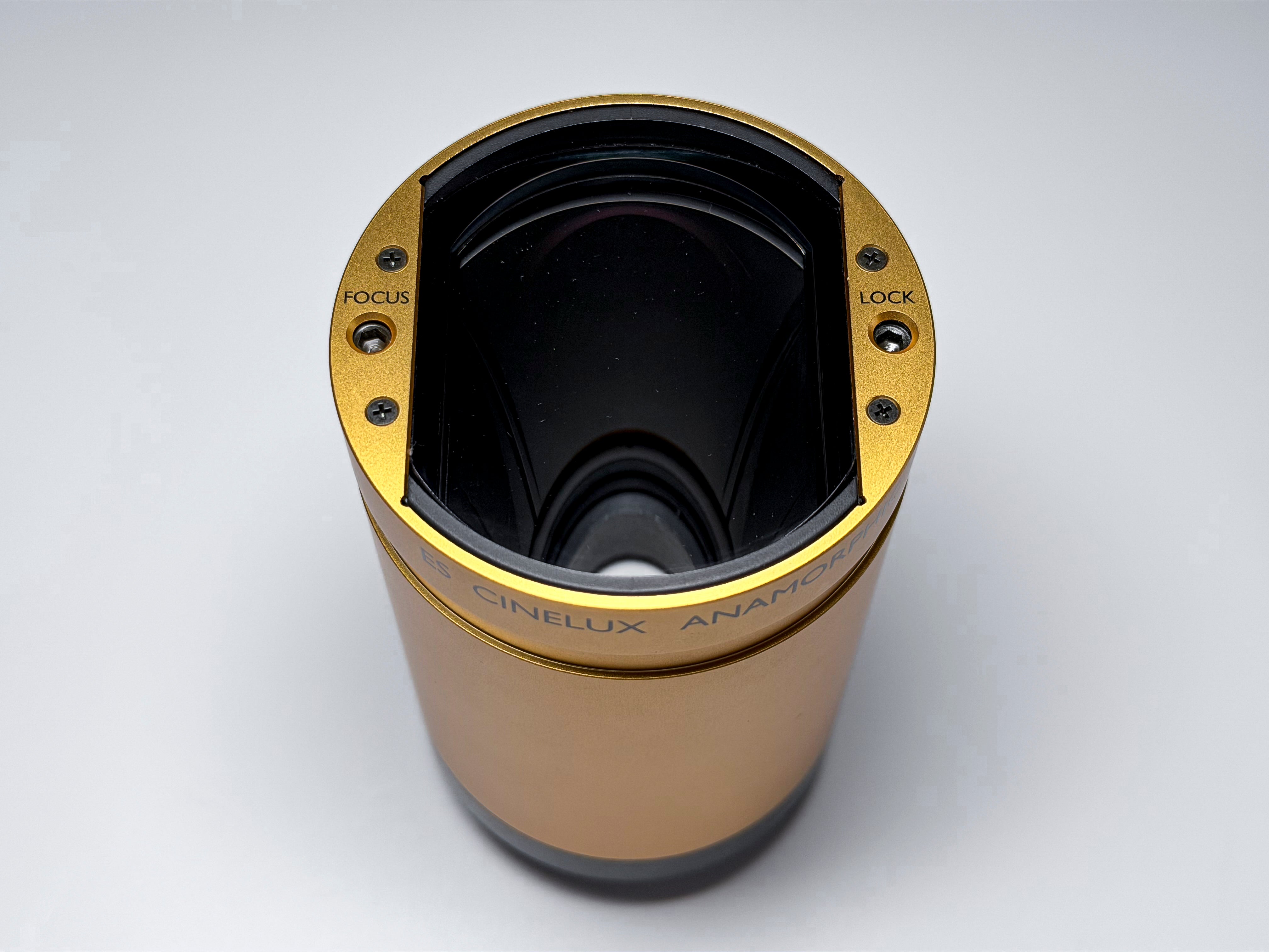 Schneider Cinelux 2X MC アナモルフィックレンズ Schneider Cinelux 2X Anamorphic MC Projection Lens, Best Model to Adap