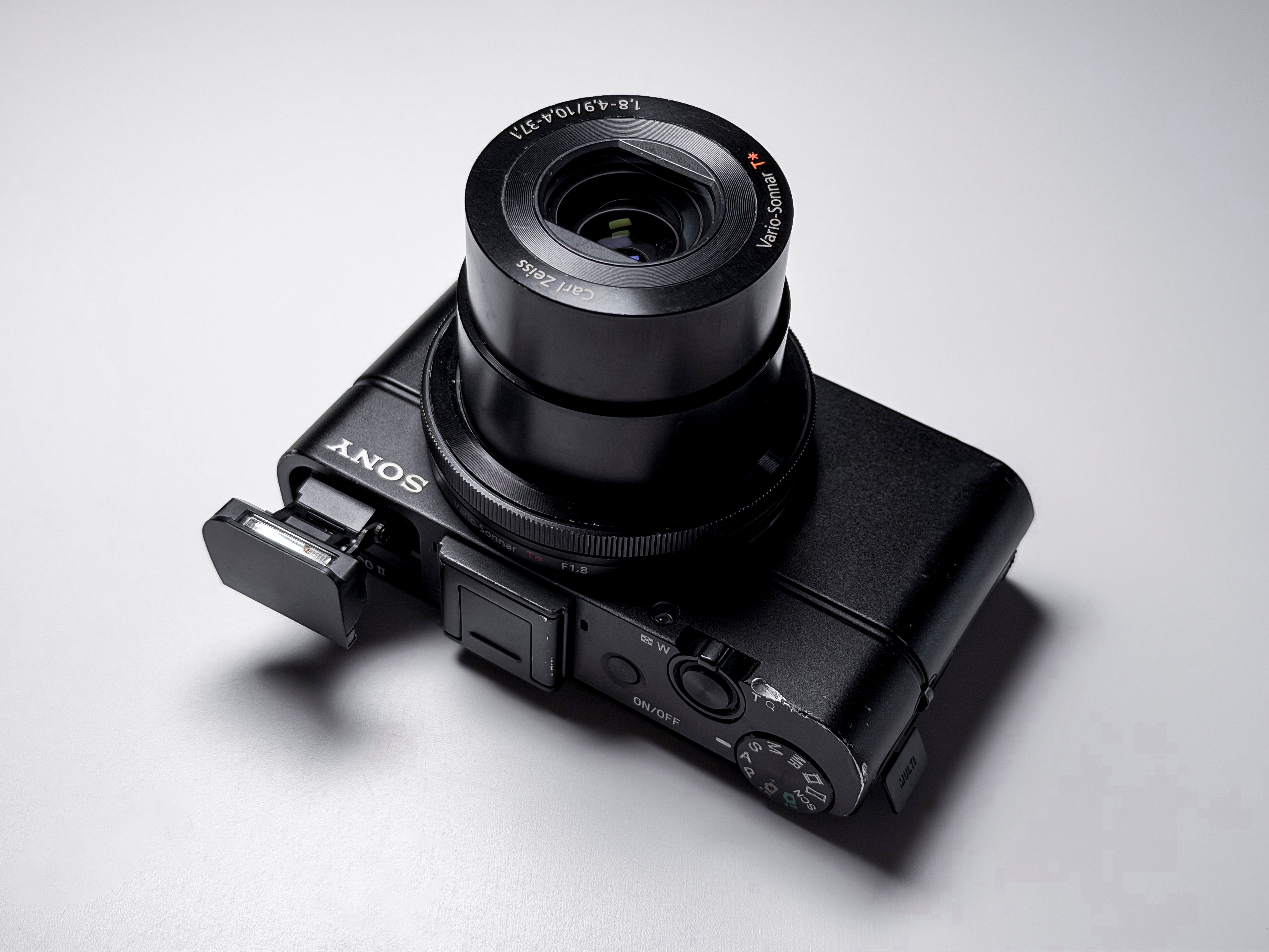 Sony Cyber-shot RX100 II Compact Camera 20.2 Mpx - Perfectly Working