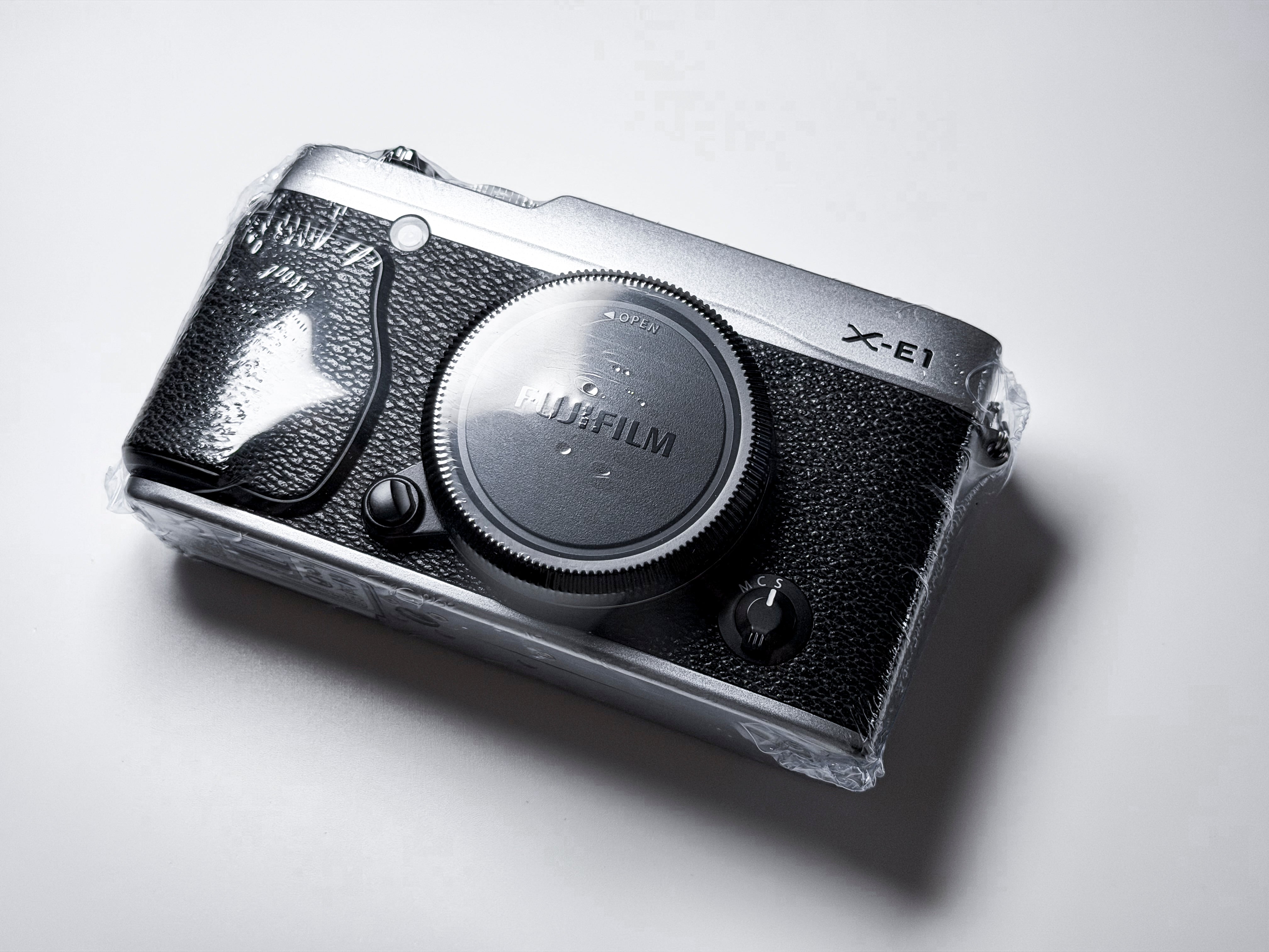Fujifilm X-E1 Mirrorless Body 16.3 Mpx Fuji XE1 - 1 Year Warranty, Excellent