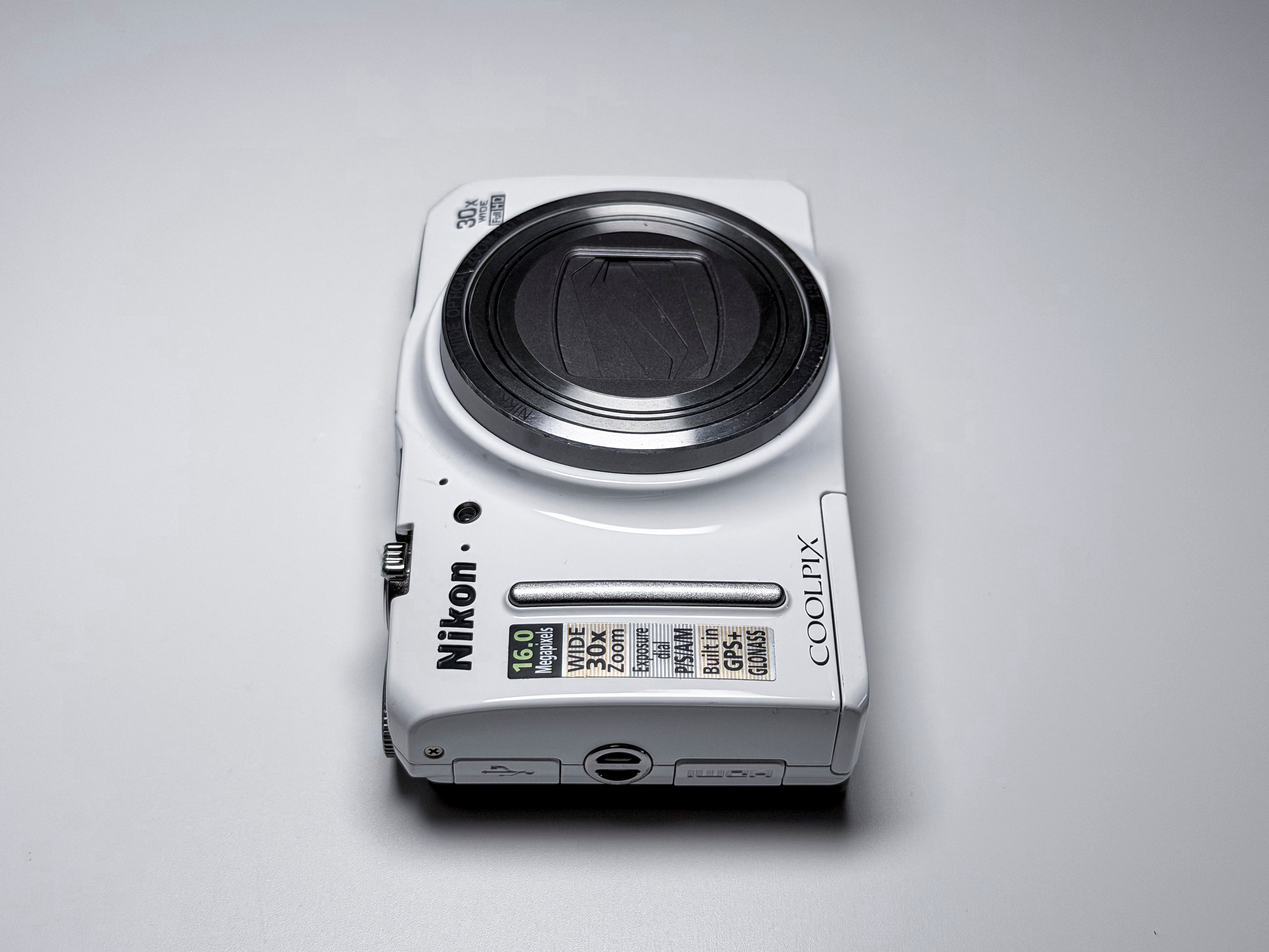 Nikon Coolpix S9700 GPS Compact Camera - 1 Year Warranty Perfectly Working