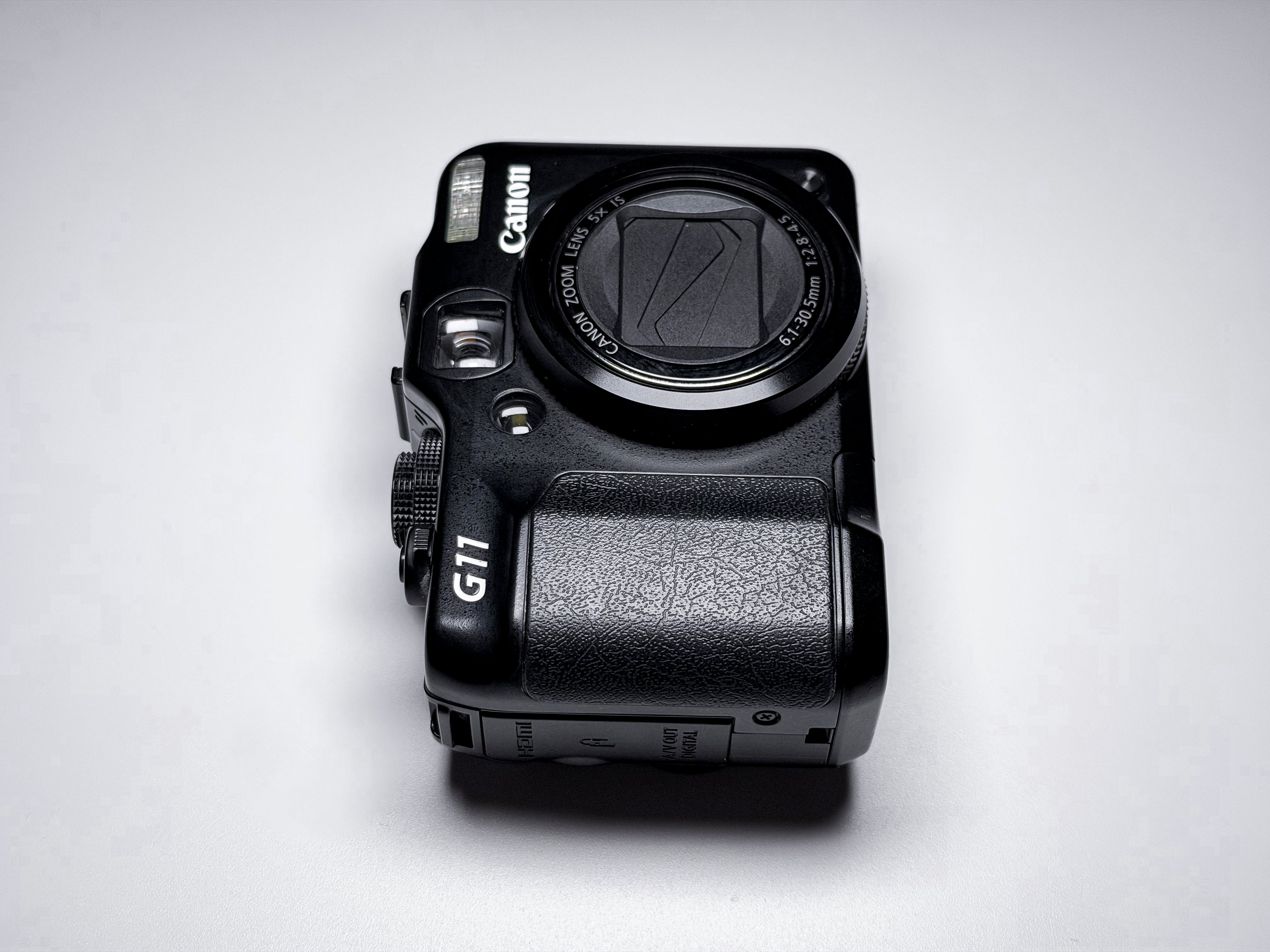 Canon G11 Powershot CCD Sensor 5x Zoom G 11 - 1 Year Warranty, Excellent