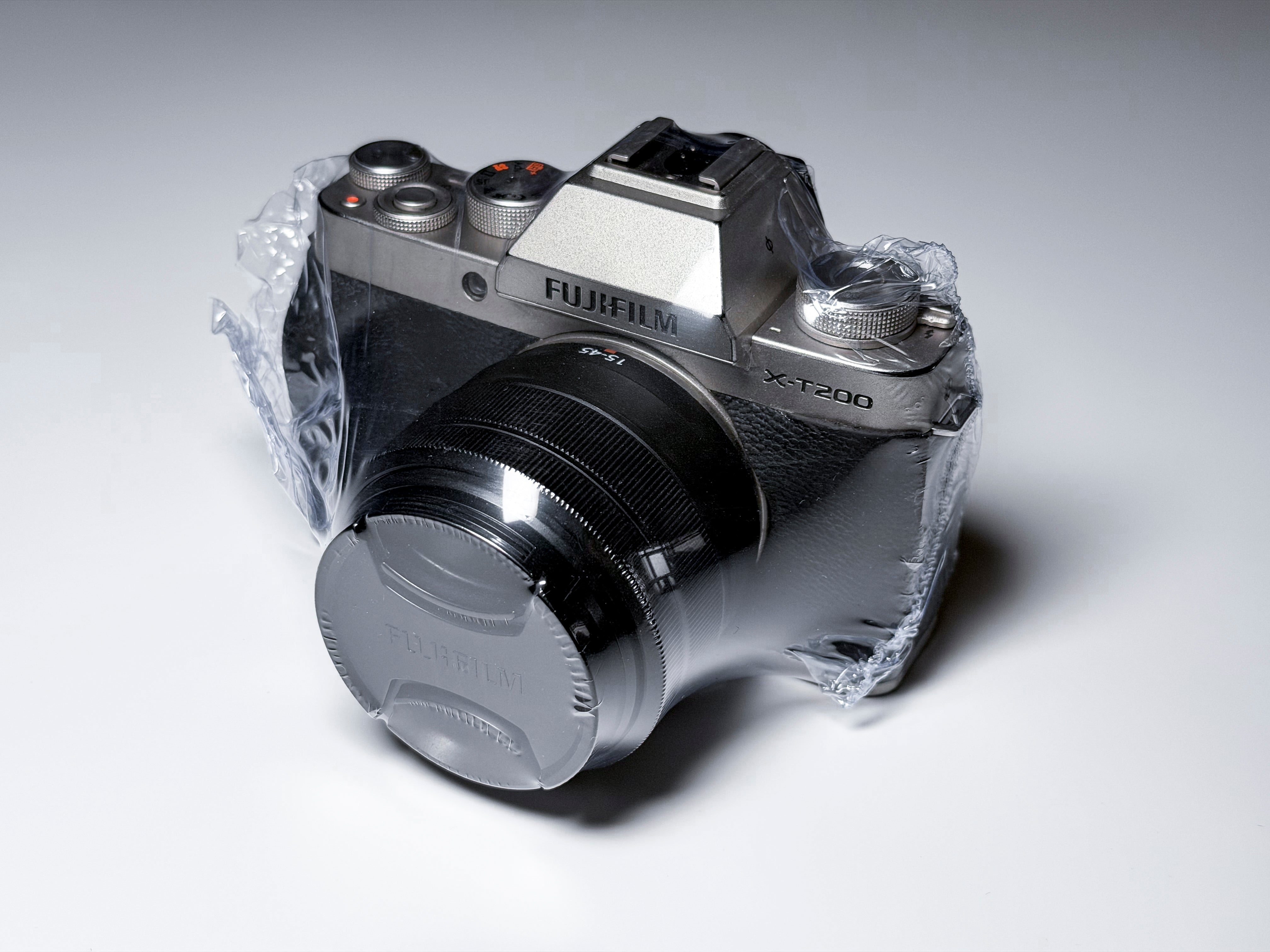 Fujifilm X-T200 + 15-45mm Kit Lens Mirrorless 4K - 1 Year Warranty, Excellent