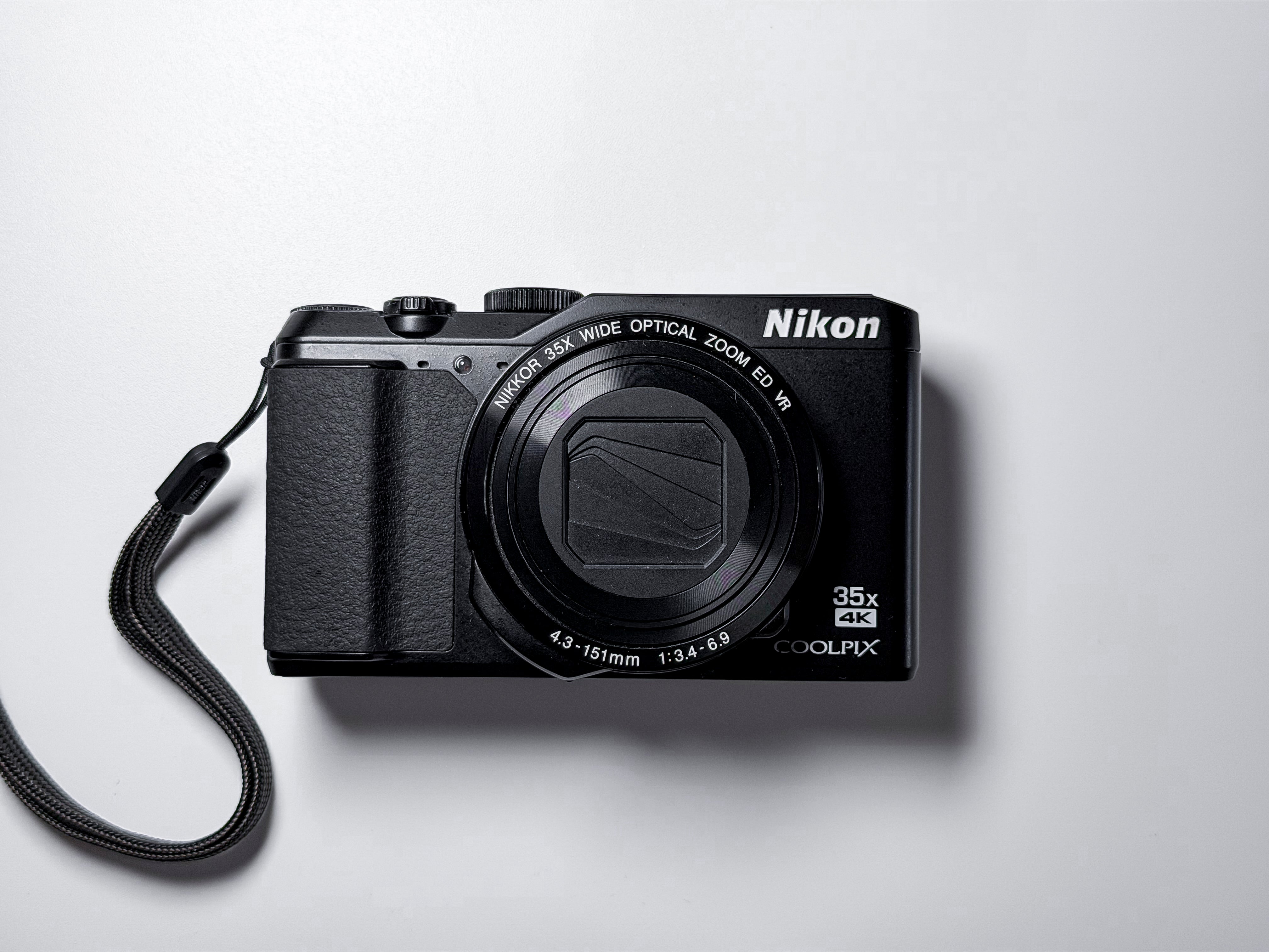 Nikon Coolpix A900 35x Zoom Compact Camera - 1 Year Warranty, Excellent