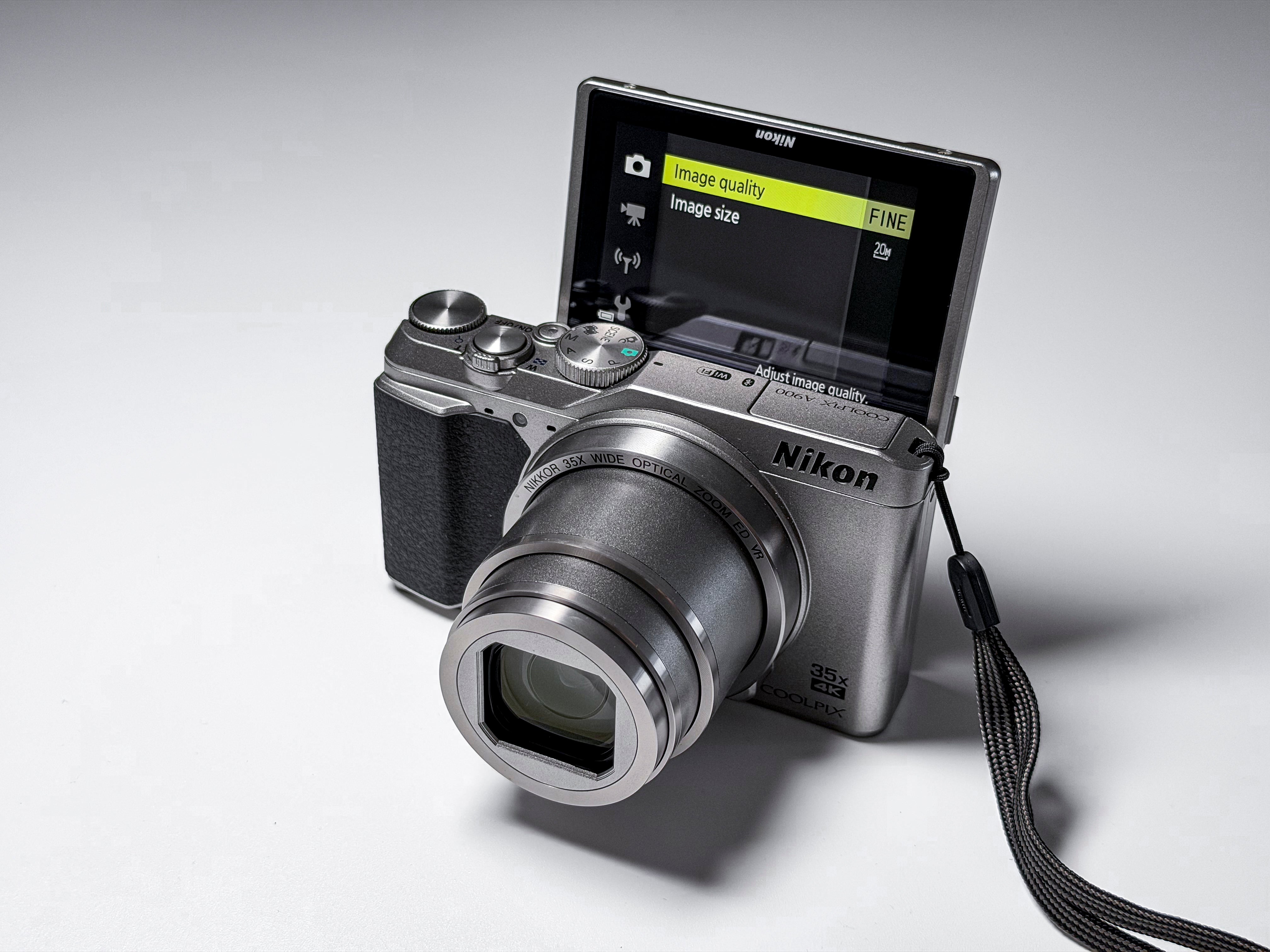 Nikon Coolpix A900 35x Zoom Compact Camera Champagne 1 Year Warranty, Excellent