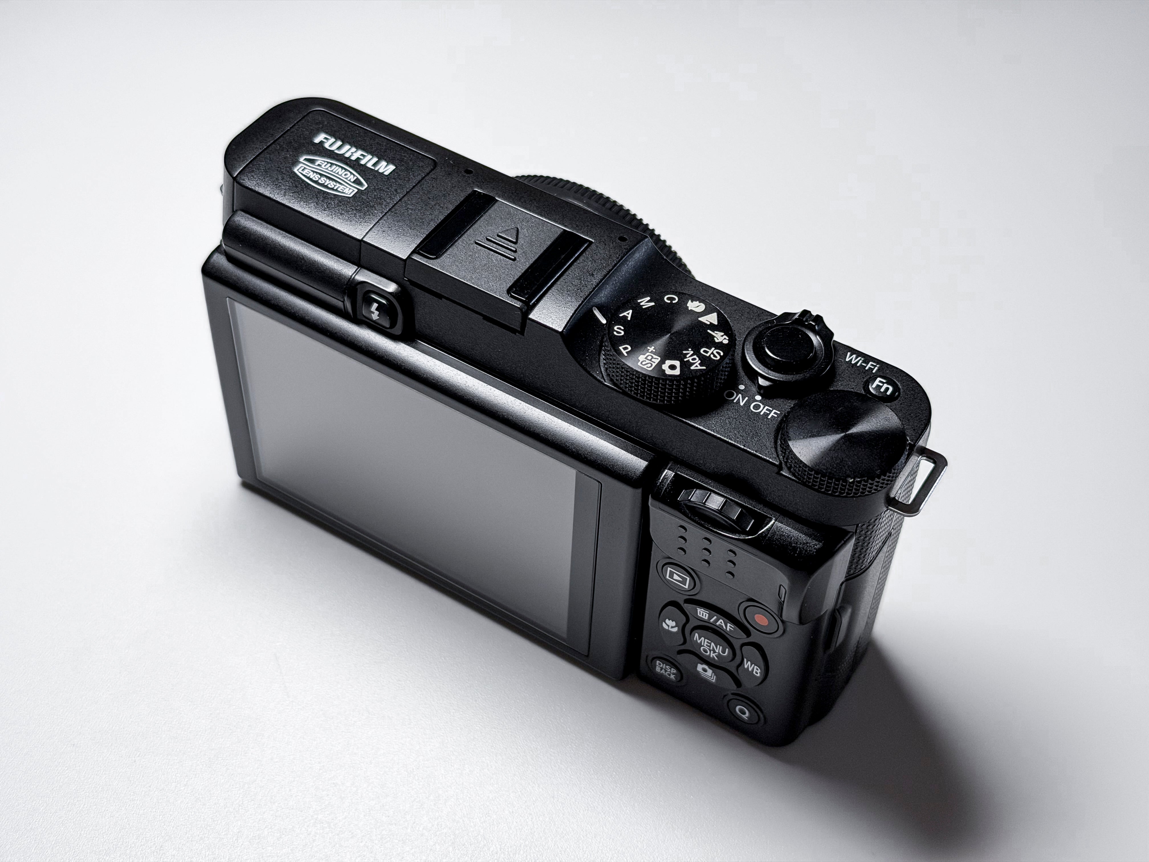 Fujifilm X-A1 + 16-50mm OIS Mirrorless APS-C Fuji - 1 Year Warranty, Excellent