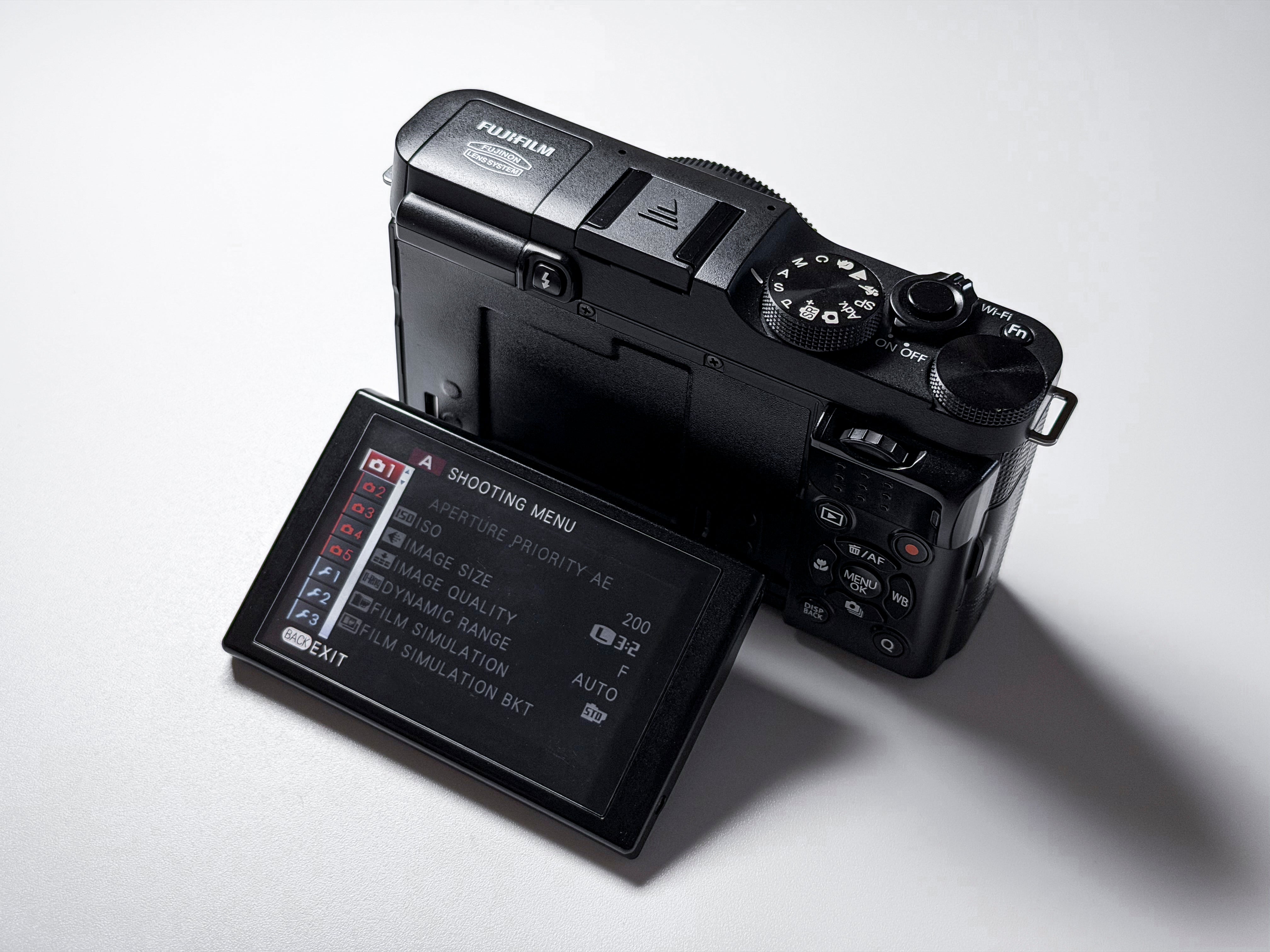 Fujifilm X-A1 + 16-50mm OIS Mirrorless APS-C Fuji - 1 Year Warranty, Excellent