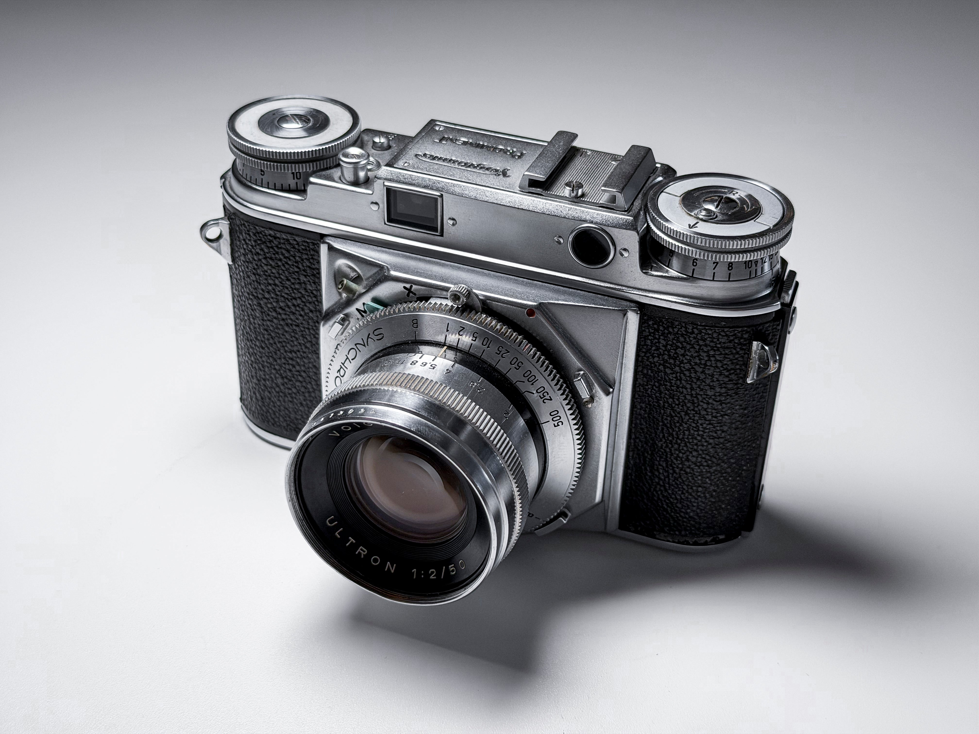 Voigtlander Prominent + 50mm f/2.0 Ultron 35mm Rangefinder - Tested, Excellent