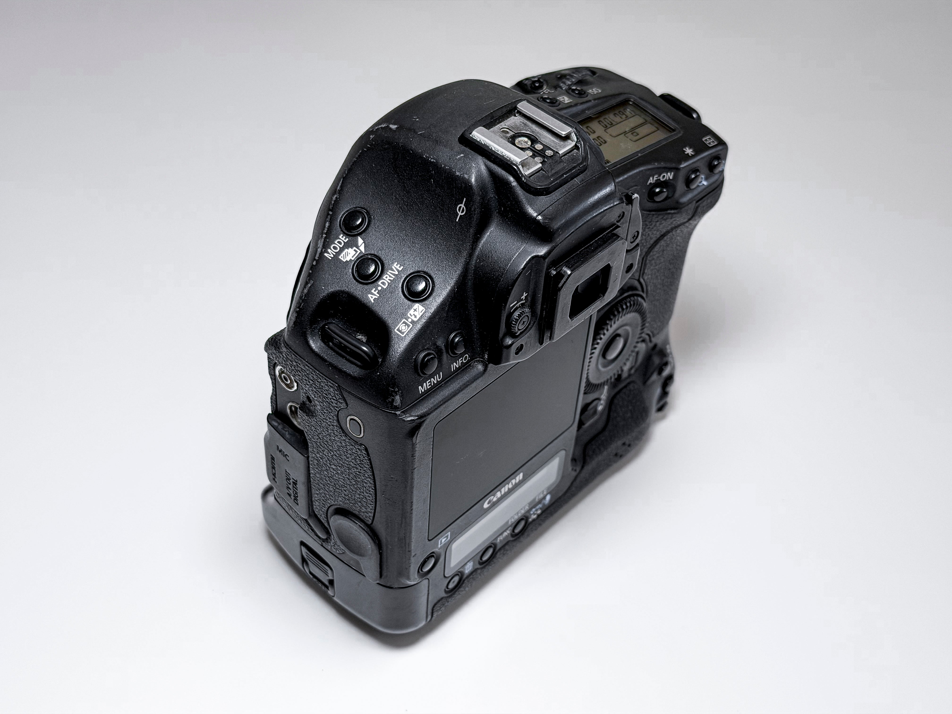Canon EOS 1D Mark IV DSLR - 1 Year Warranty, Perfectly Working