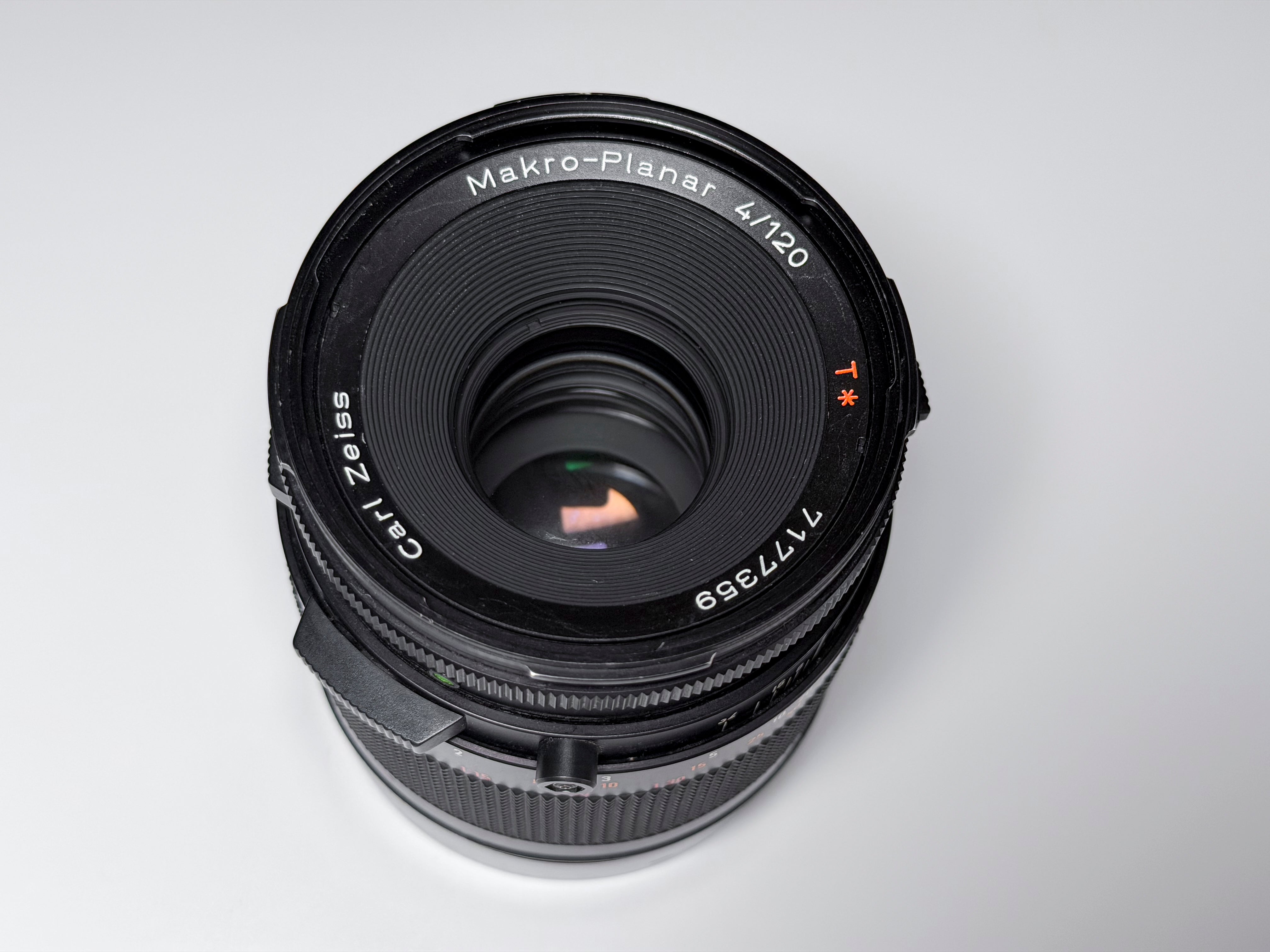 Hasselblad Zeiss Makro Planar T* CF 120mm f/4 Lens - Minor haze
