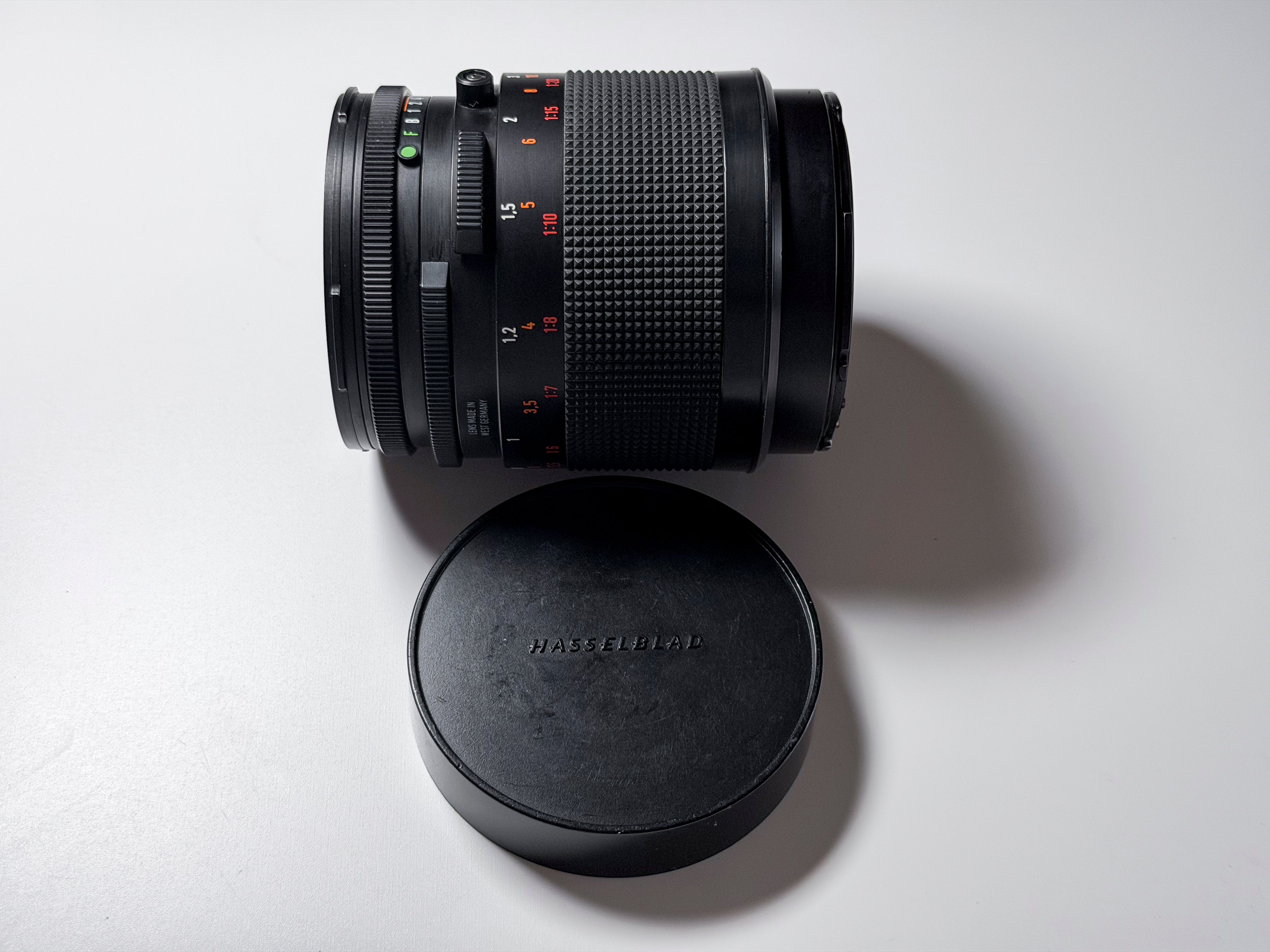 Hasselblad Zeiss Makro Planar T* CF 120mm f/4 Lens - Minor haze