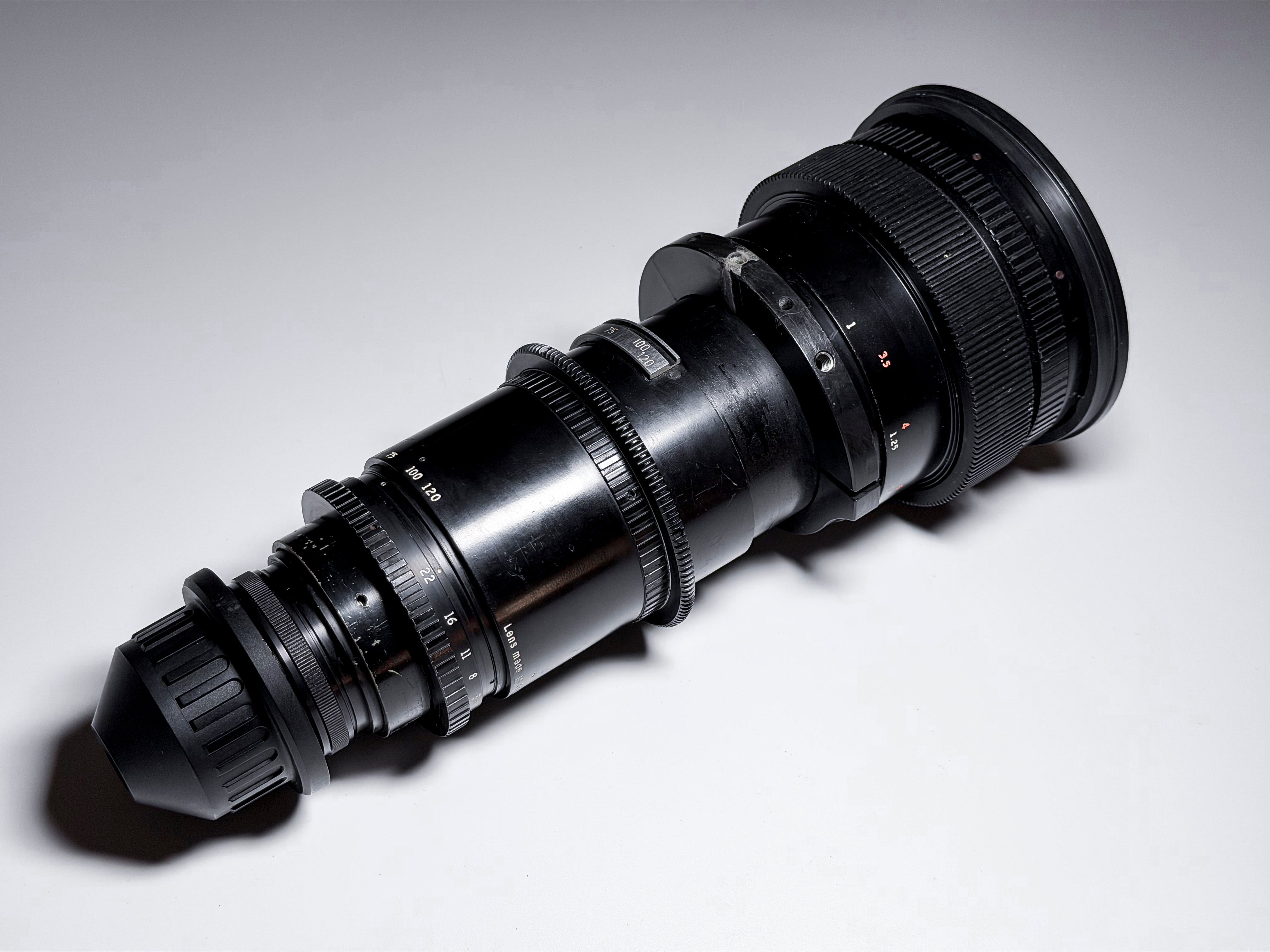 Angenieux 20-120mm f/2.6 PL Mount with custom case - Good Condition