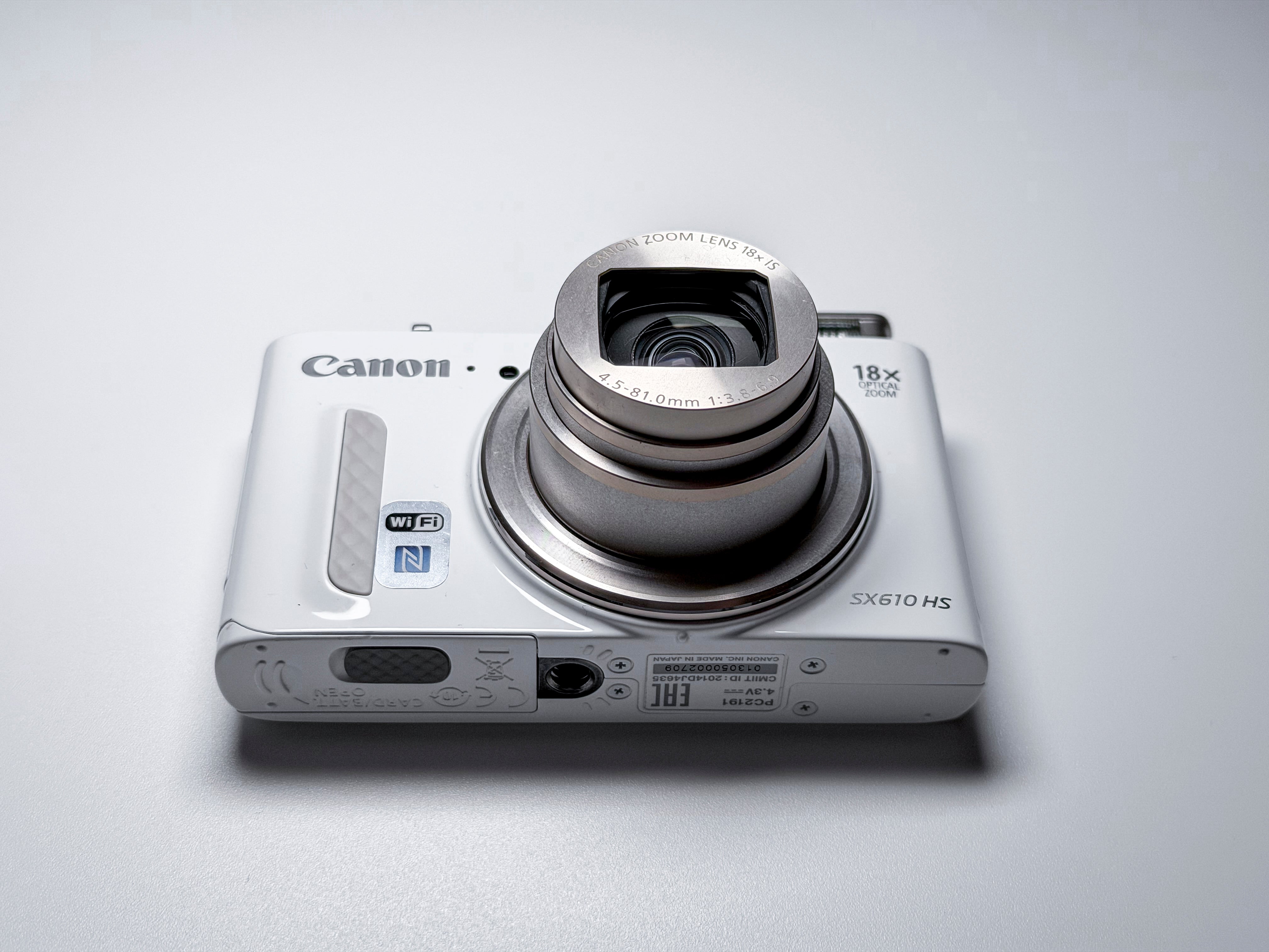 Canon SX610 HS Powershot 20x Zoom 20.2 Mpx - 1 Year Warranty, Excellent