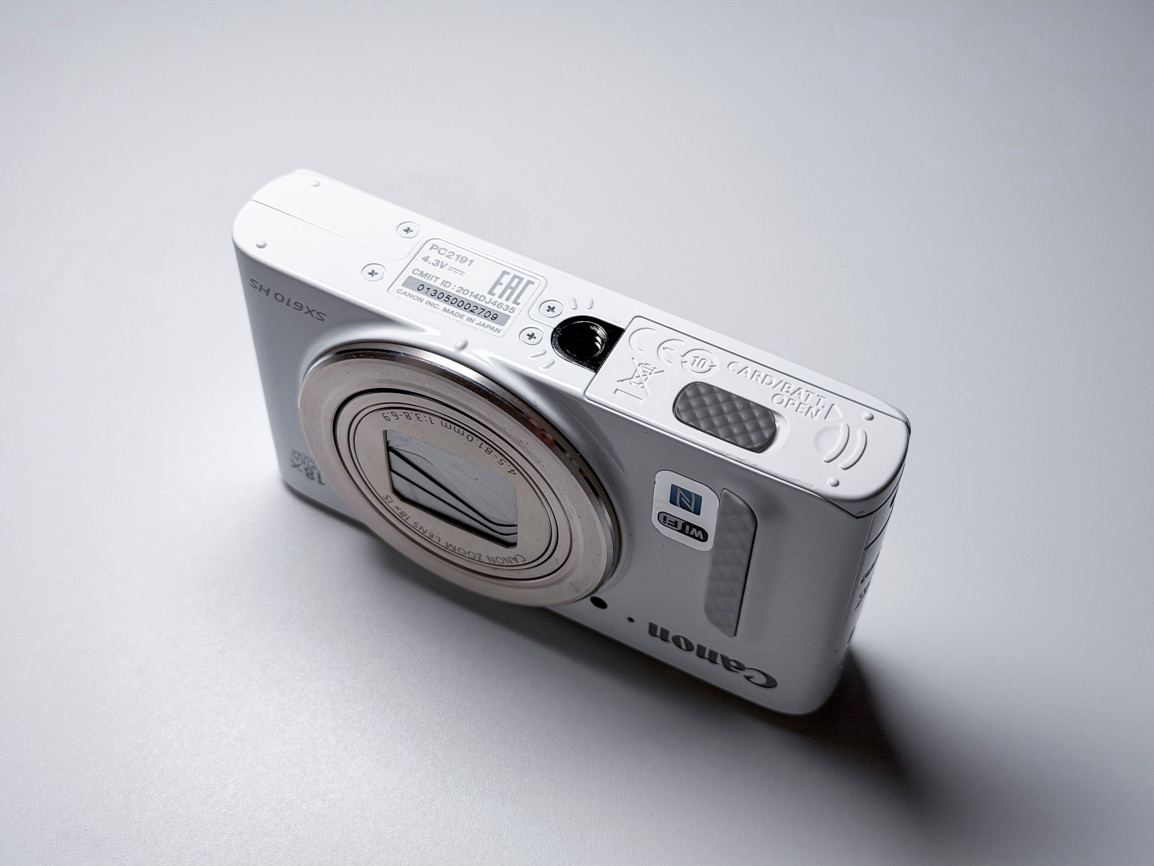 Canon SX610 HS Powershot 20x Zoom 20.2 Mpx - 1 Year Warranty, Excellent