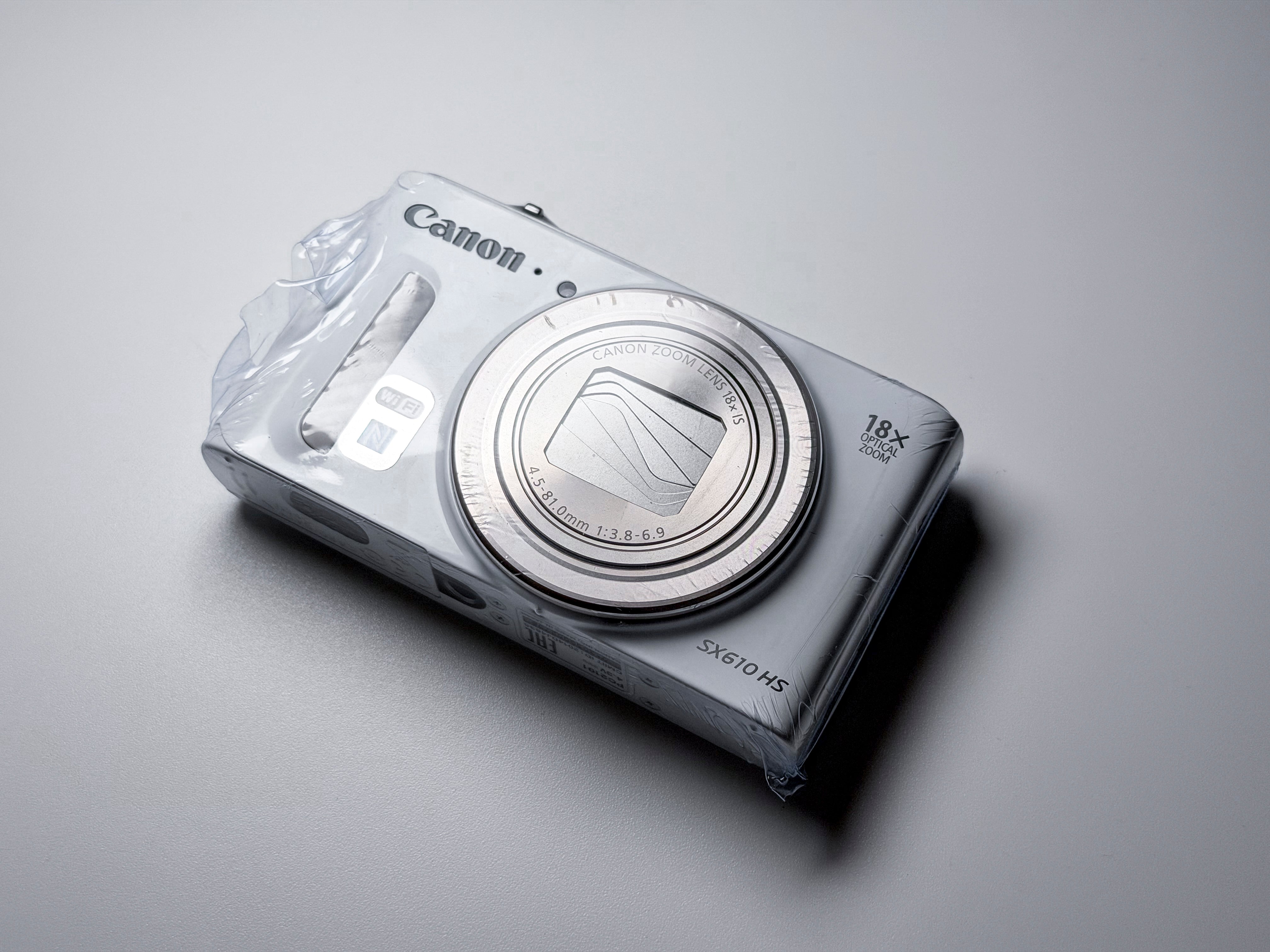 Canon SX610 HS Powershot 20x Zoom 20.2 Mpx - 1 Year Warranty, Excellent