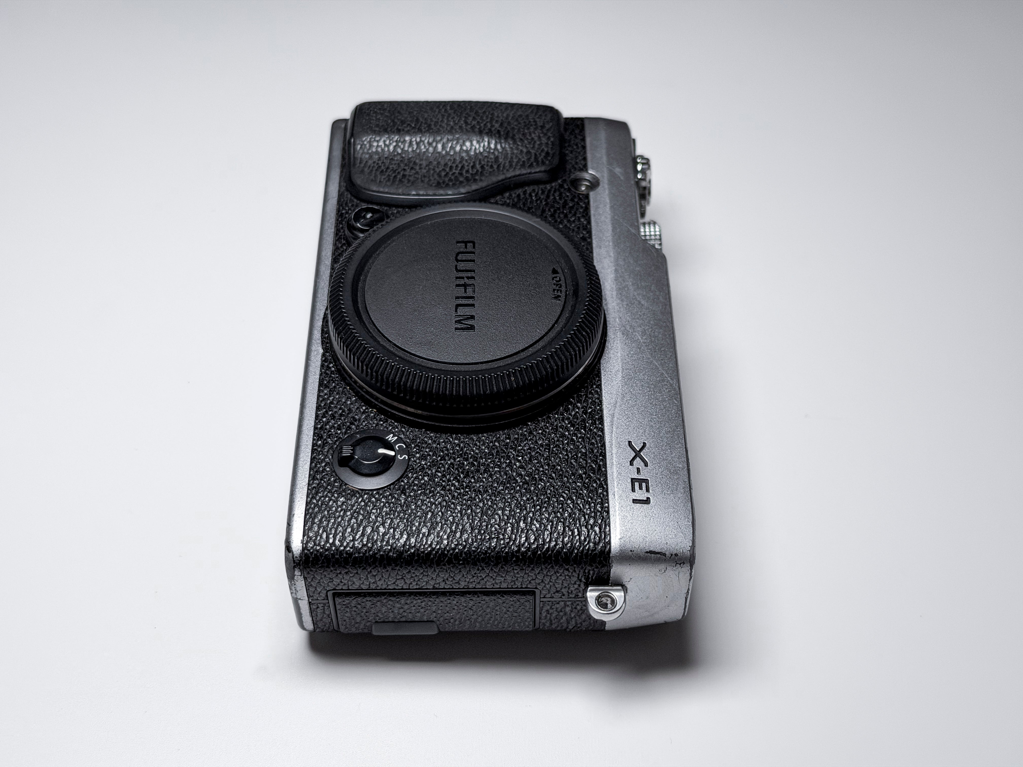 Fujifilm X-E1 Mirrorless Body 16.3 Mpx Fuji XE1 - EVF Not working, same as X-M1
