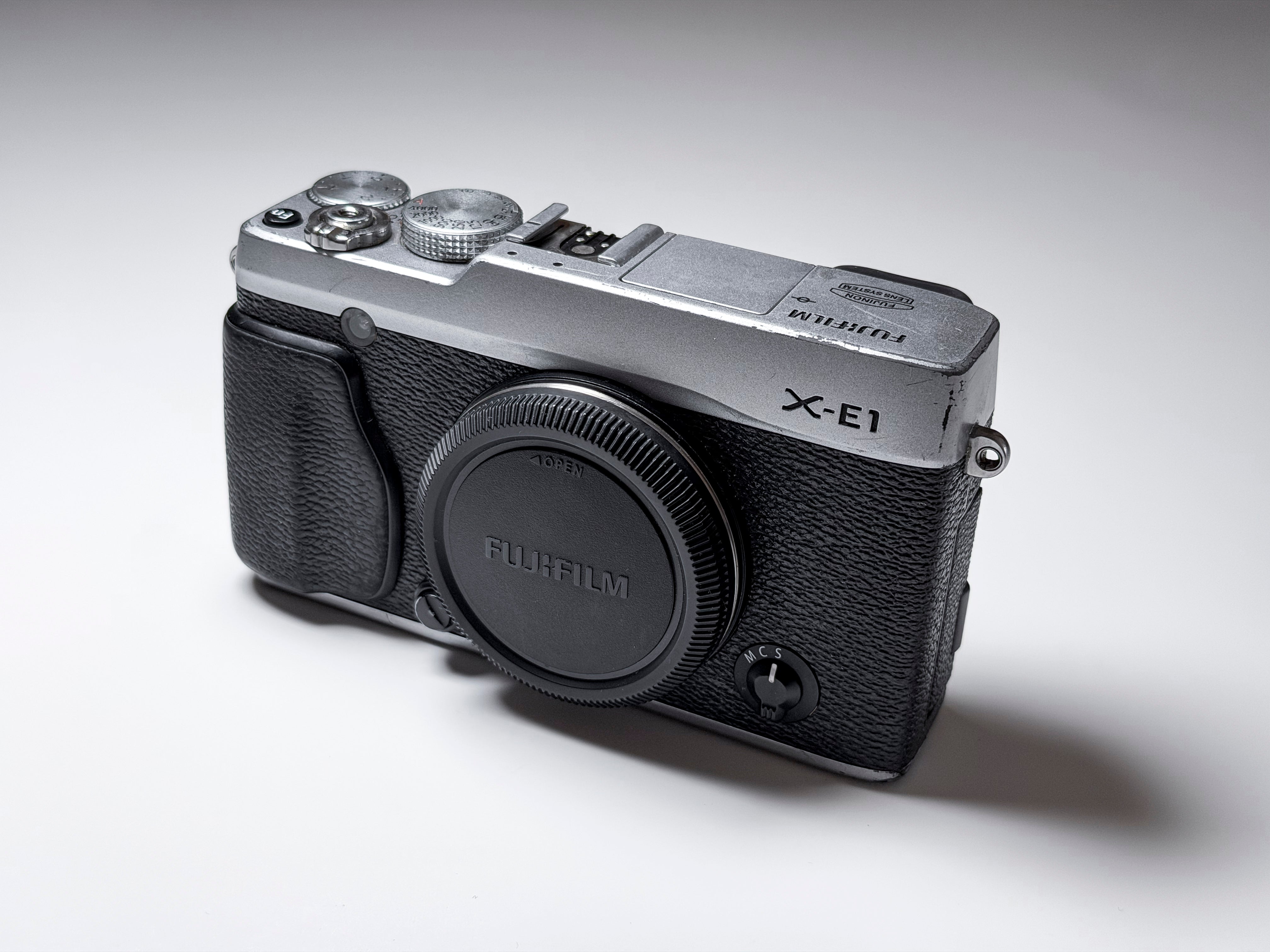 Fujifilm X-E1 Mirrorless Body 16.3 Mpx Fuji XE1 - EVF Not working, same as X-M1