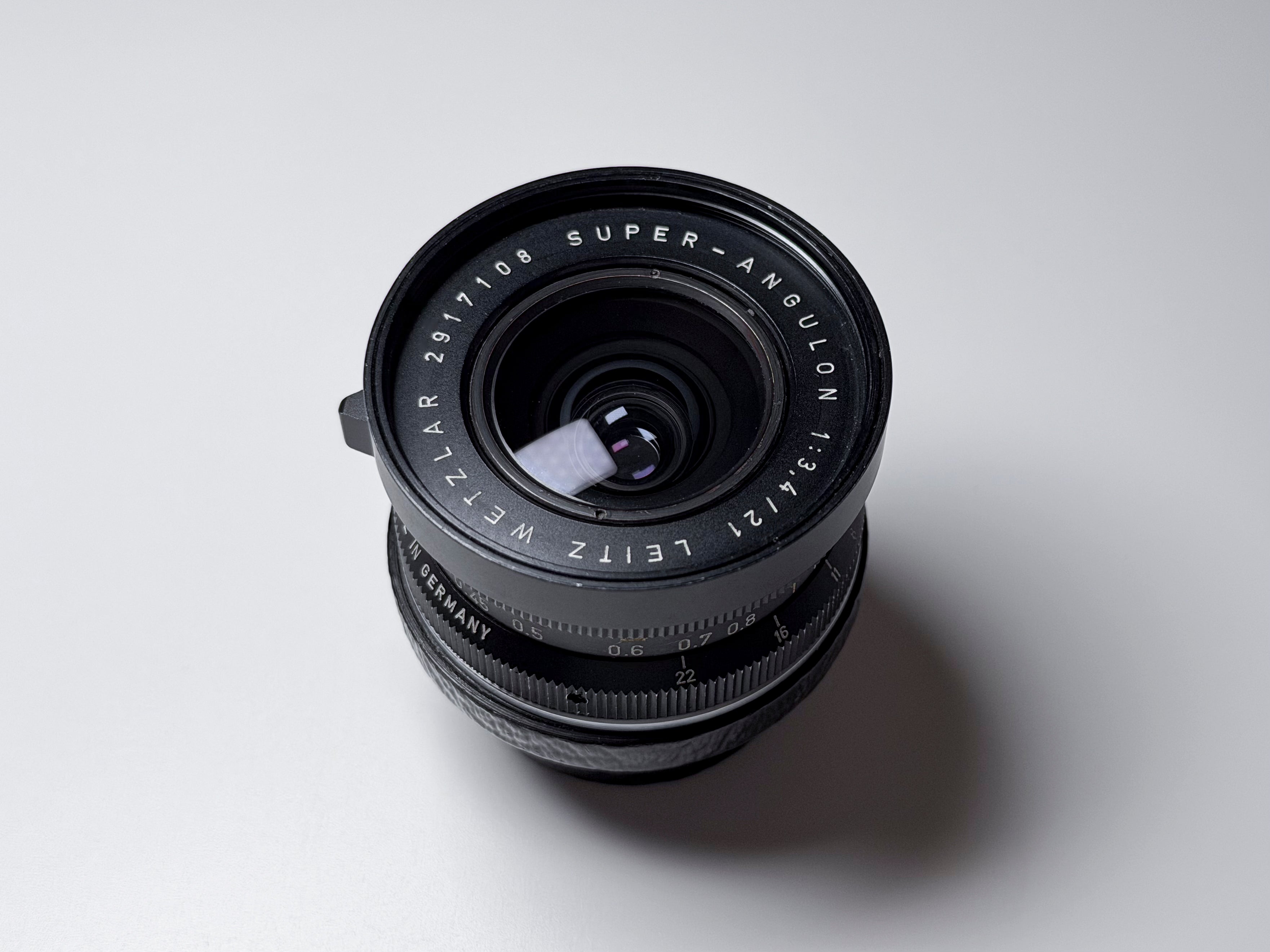 Leica M Super Angulon 21mm f/3,4 Lens + 12501 Hood - Good