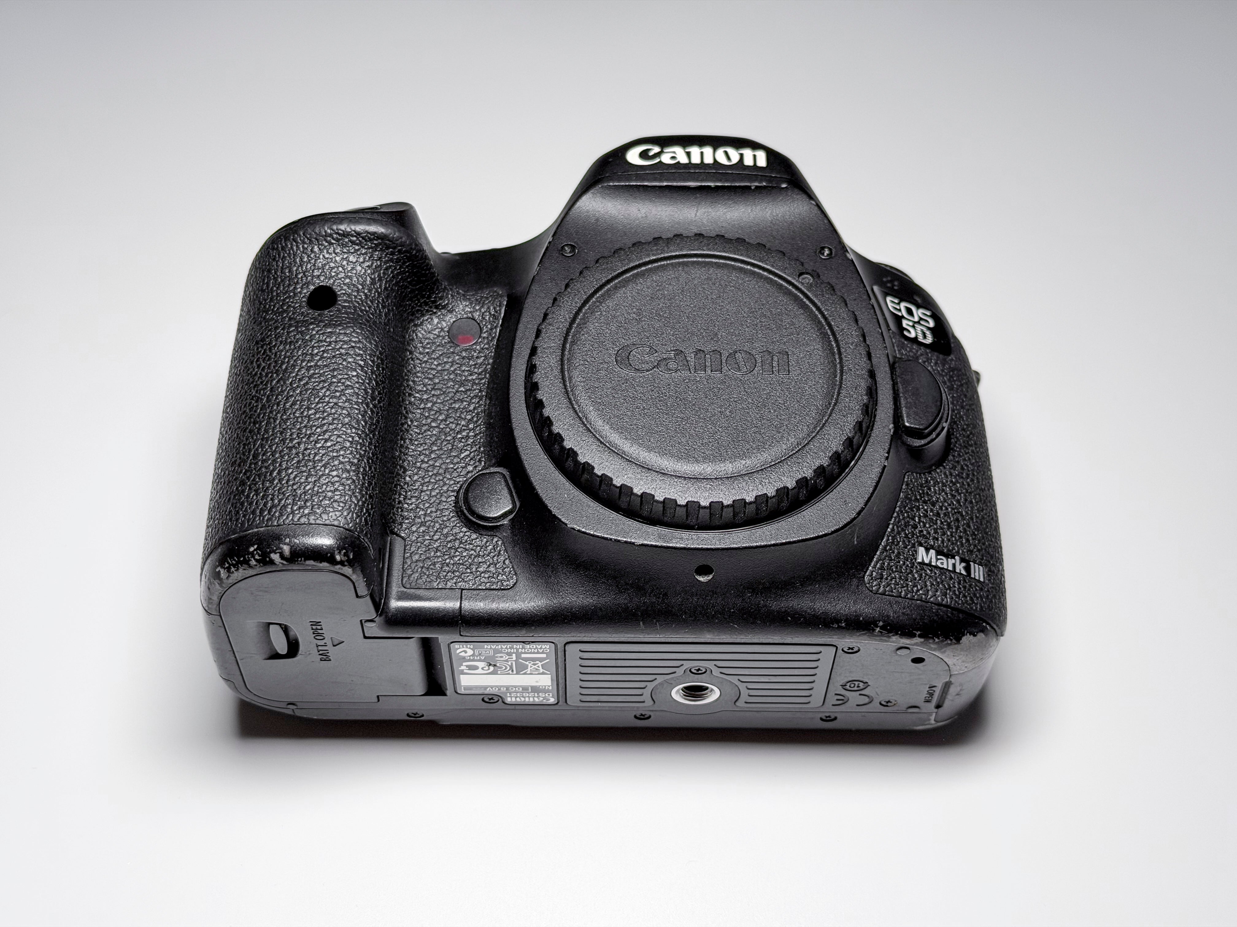 Canon 5D Mark III 3 EOS DSLR Full Frame - 1 Year Warranty, Perfectly Working
