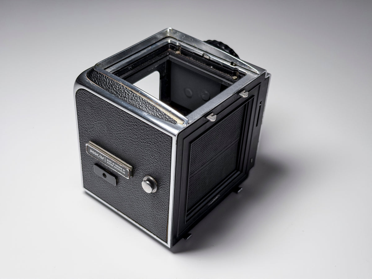 Hasselblad 500 CM C/M Body - Needs adjustment, Read Description