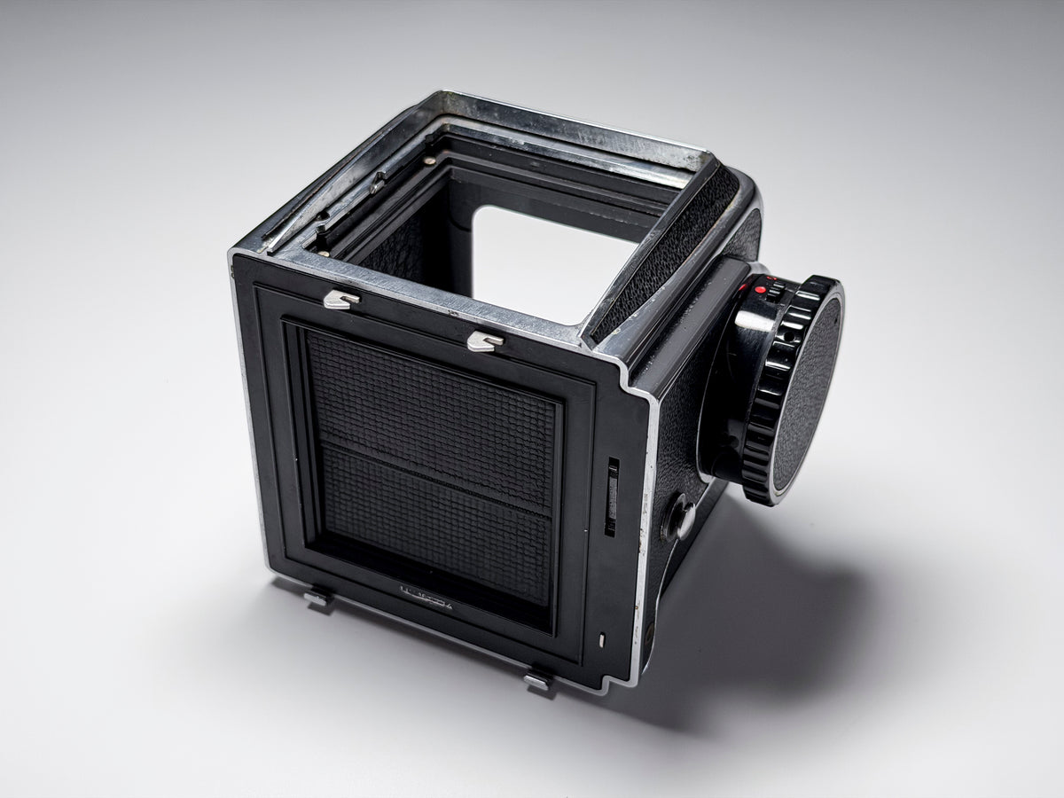 Hasselblad 500 CM C/M Body - Needs adjustment, Read Description